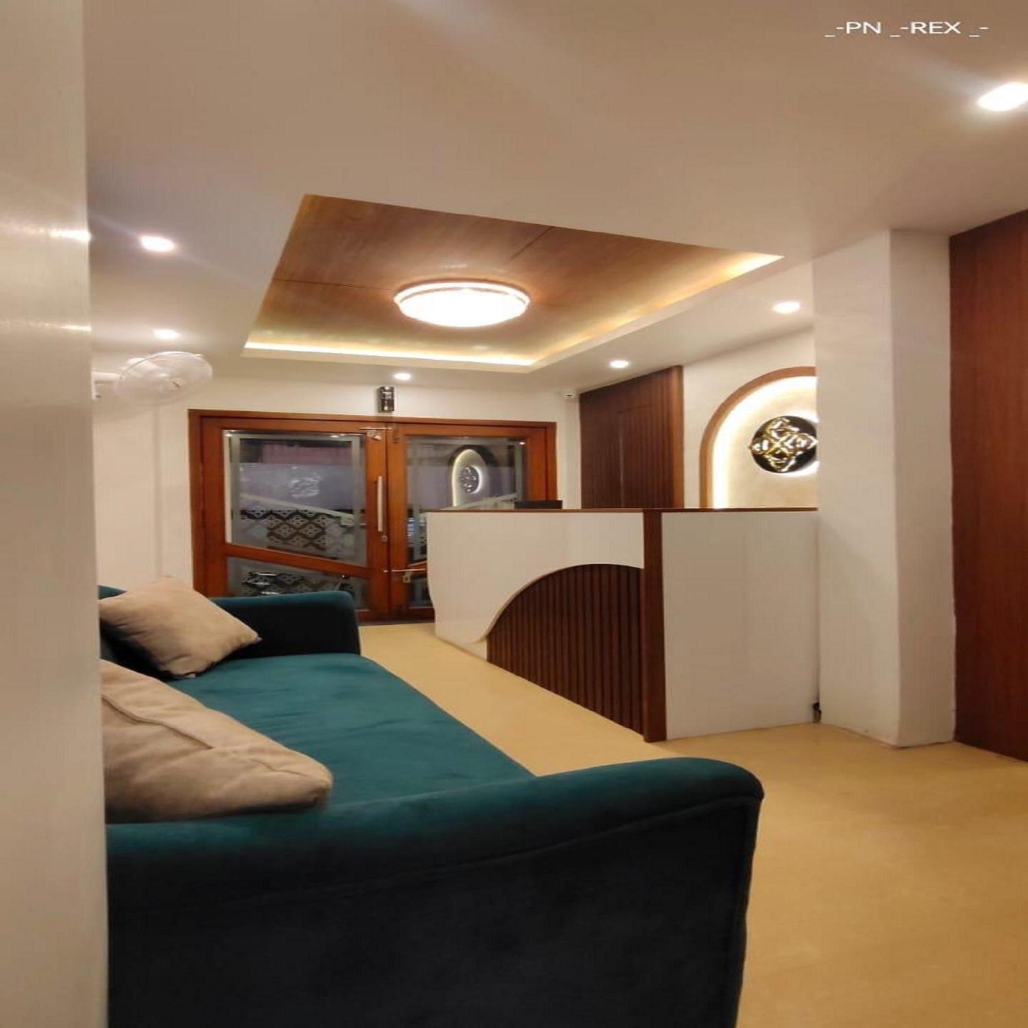 Hotel Royal Luxe - Us Consulate, Apollo Hospital, Sankara Natralya Chennai