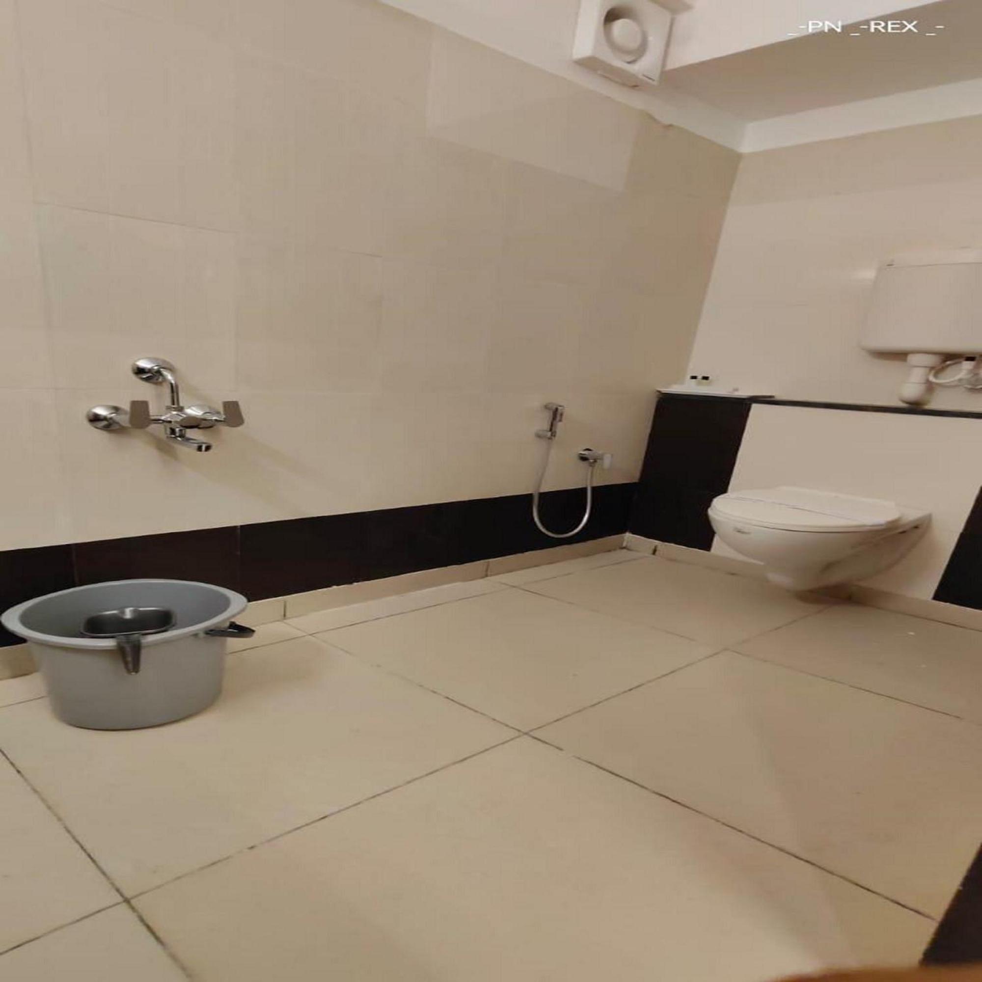 Royal Luxe - Us Consulate, Apollo Hospital, Sankara Natralya 2*