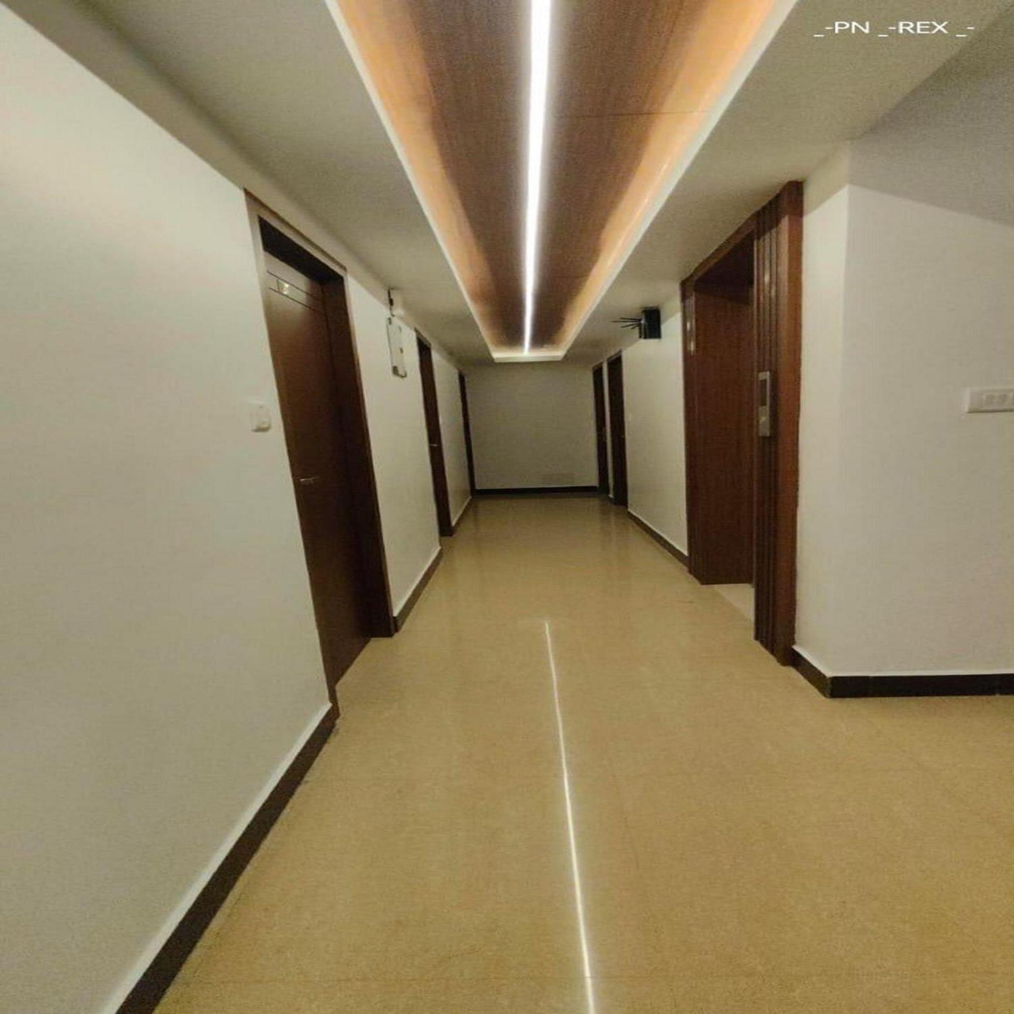 Royal Luxe - Us Consulate, Apollo Hospital, Sankara Natralya 2* Chennai