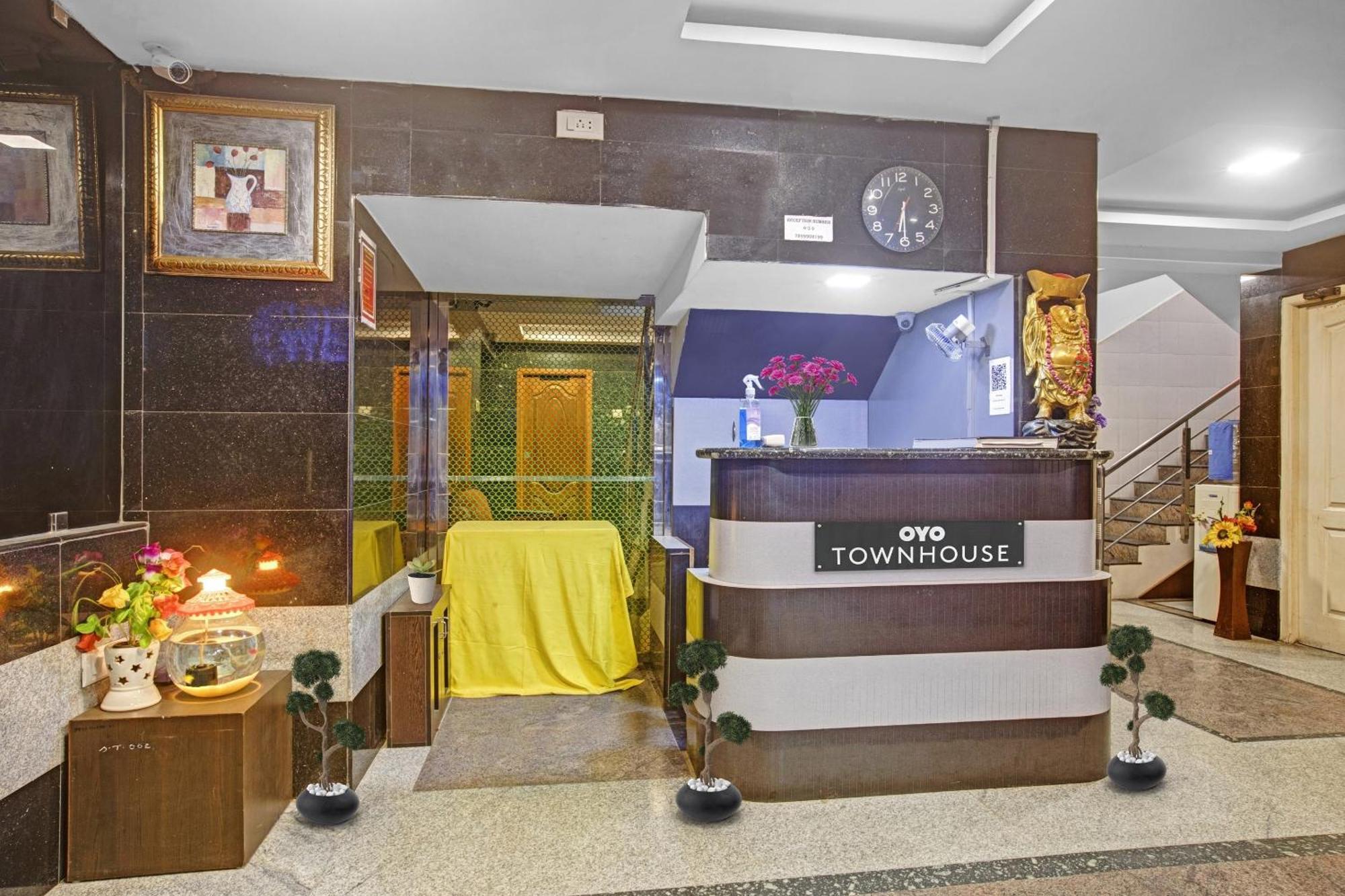 Super Townhouse Orchid Sankrish Near Balaji Dental College