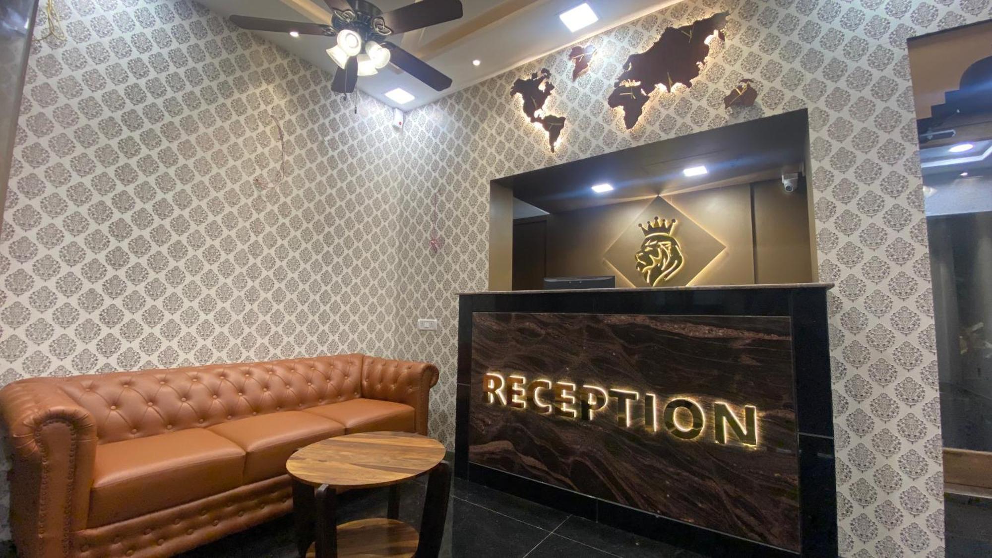 Hotel Esakki Empire 3*