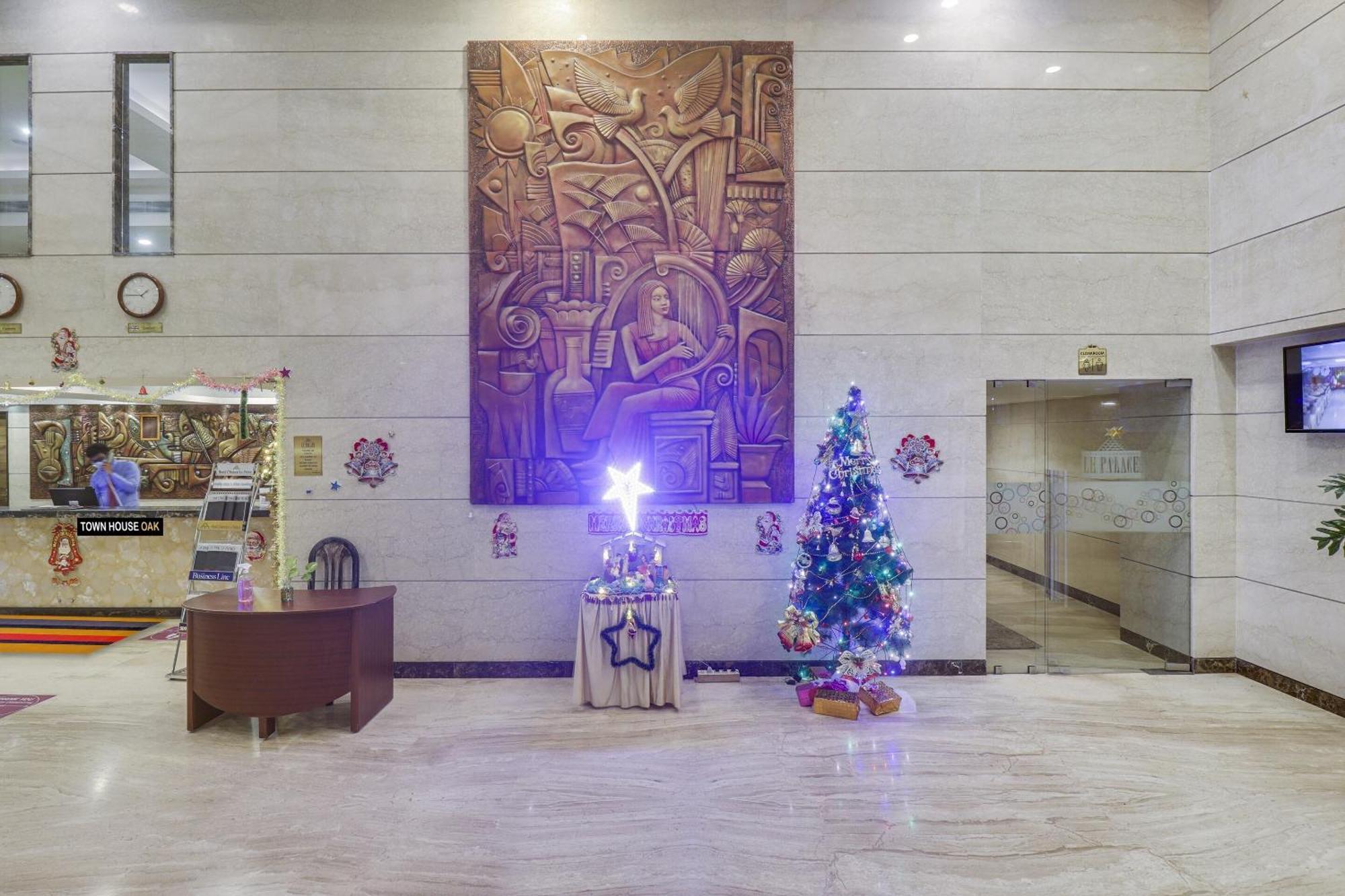 Palette - Le Palace Resort Chennai