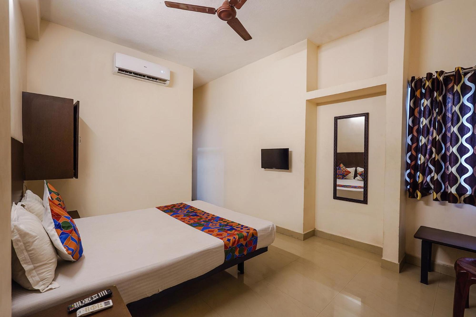 Hotel Fabexpress Joel - Nr St Thomas Mount Church & Grand Mall & Phoenix Marketcity Chennai