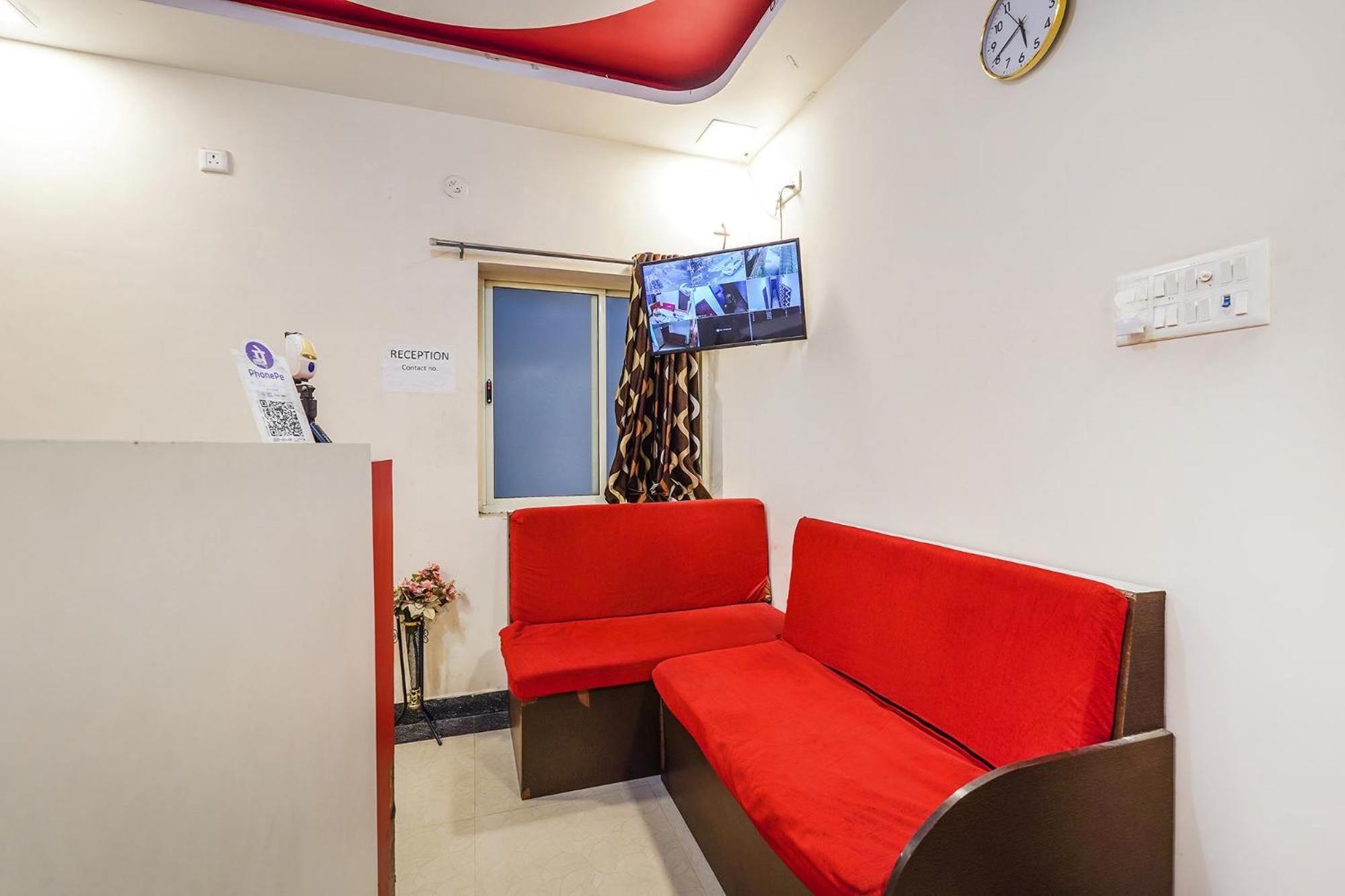 Fabexpress Joel - Nr St Thomas Mount Church & Grand Mall & Phoenix Marketcity 3*
