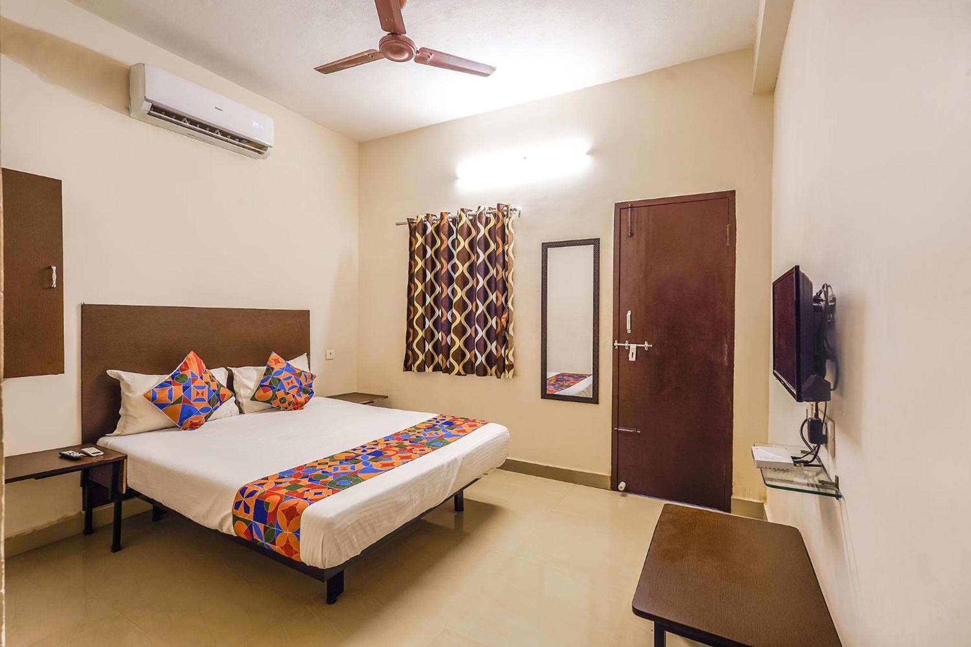 Hotel Fabexpress Joel - Nr St Thomas Mount Church & Grand Mall & Phoenix Marketcity 3*