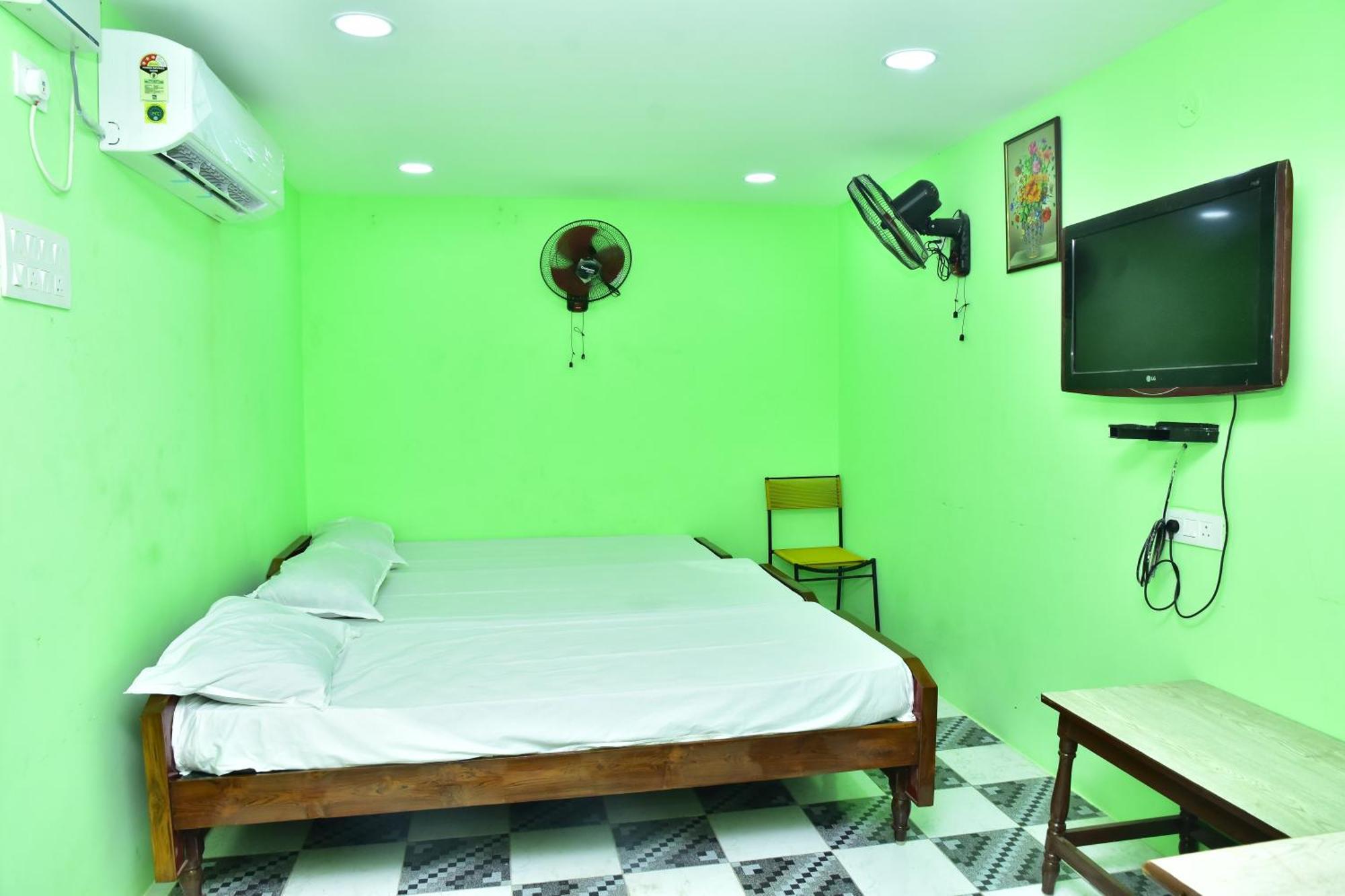 Hotel Sri Tirumalaa