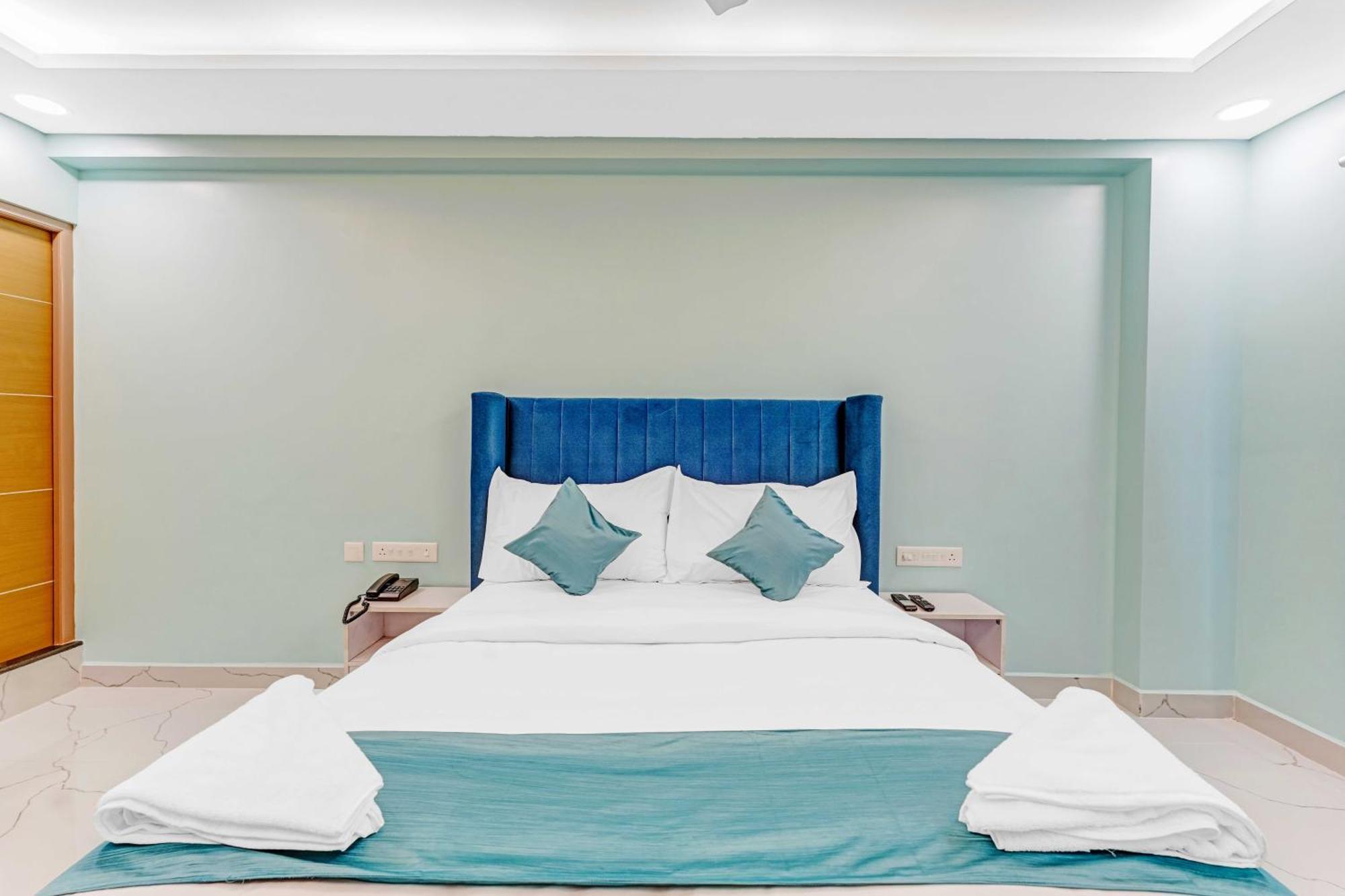 Rohaan Medavakkam By Upar Hotel