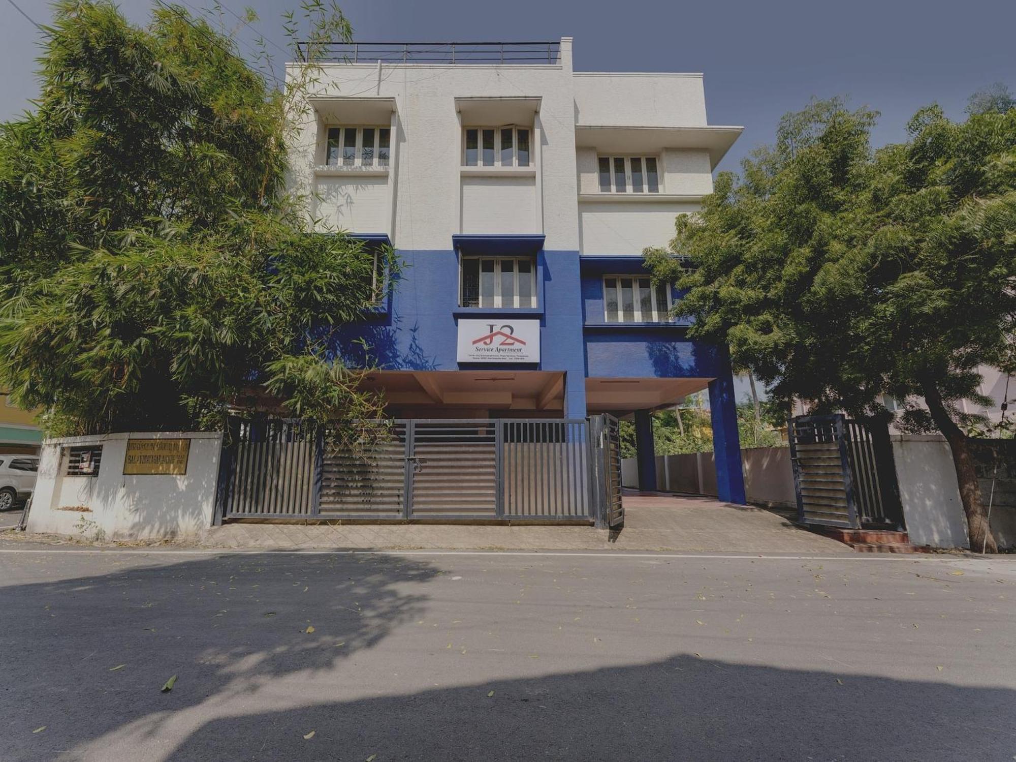 O J2 Service Hotel