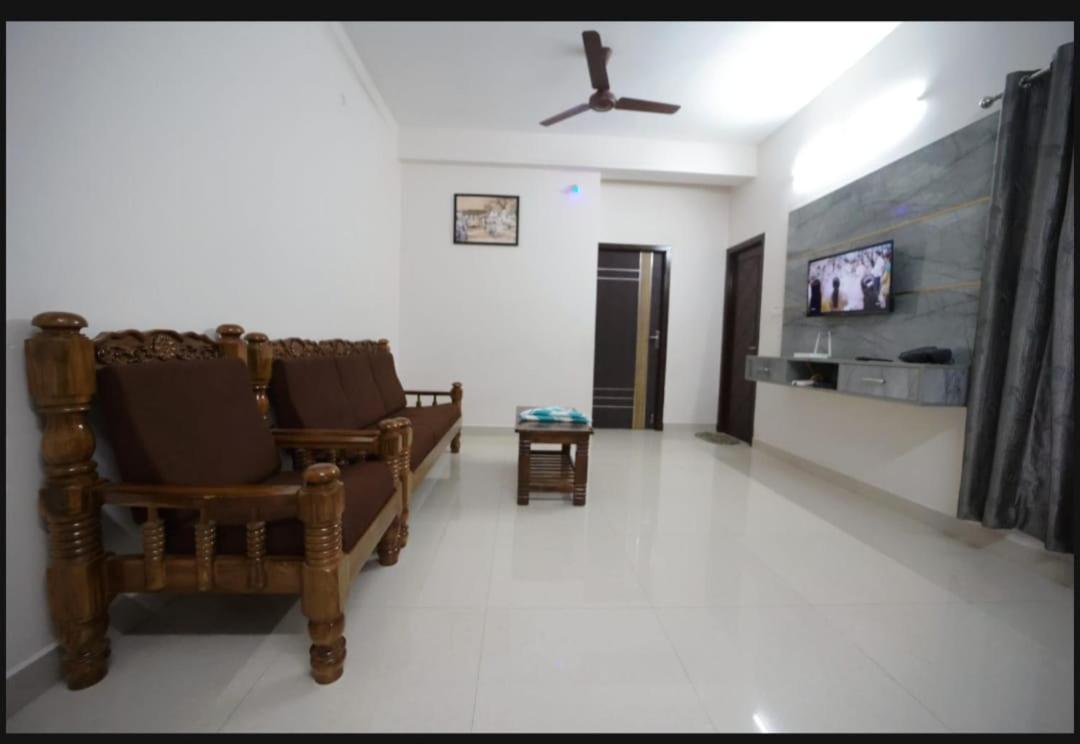 Cm Service - Near Airport - Pallavaram Apartment *