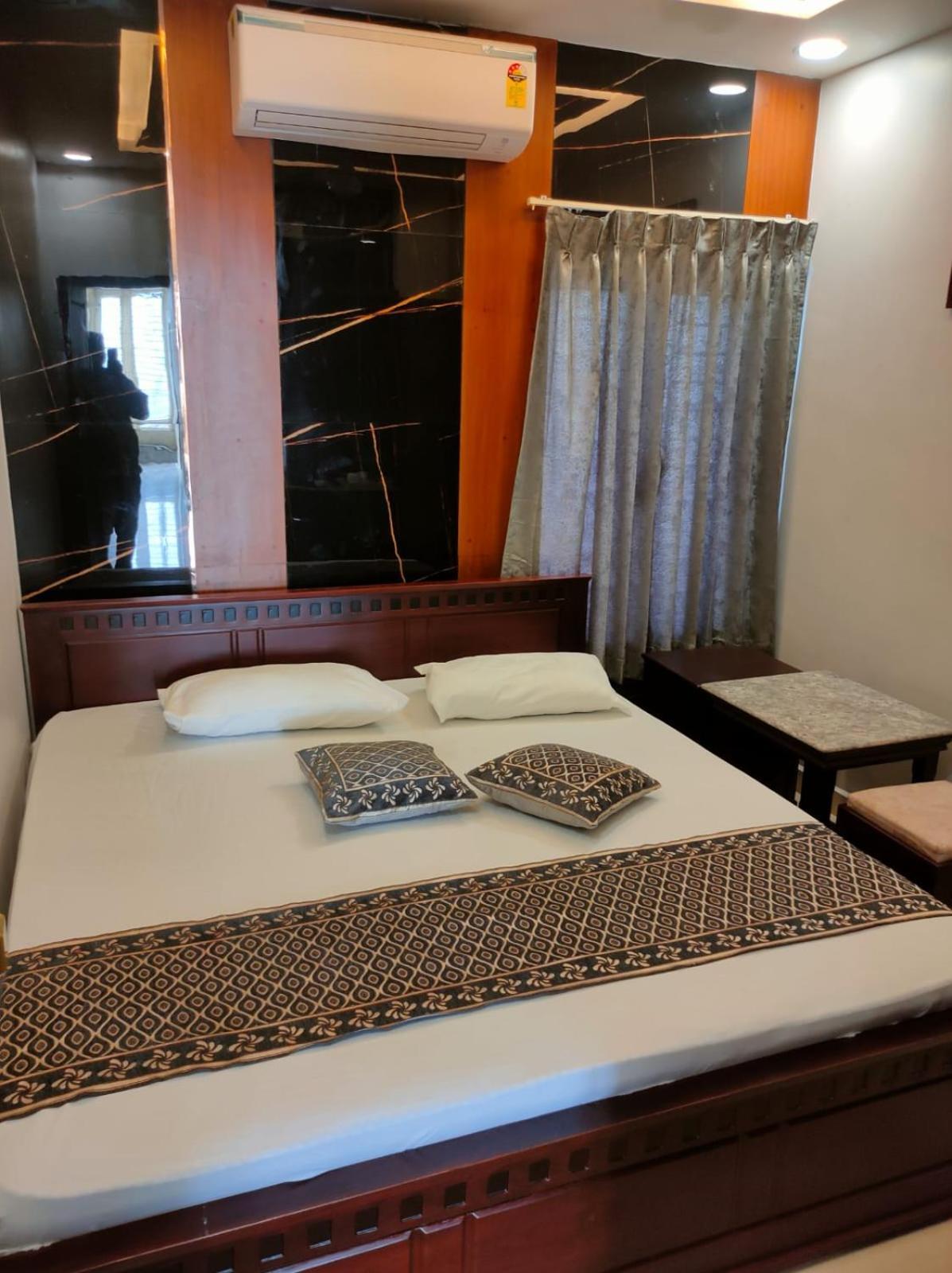Hotel Royes Park & Mini Party Hall Chennai