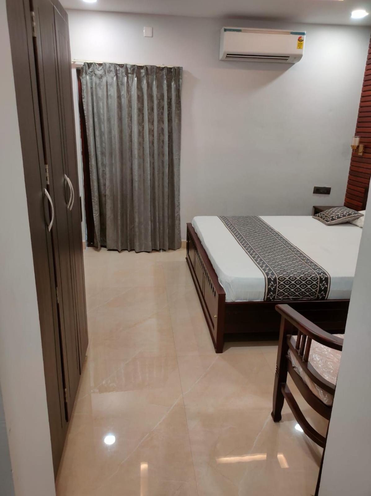 Royes Park & Mini Party Hall Hotel