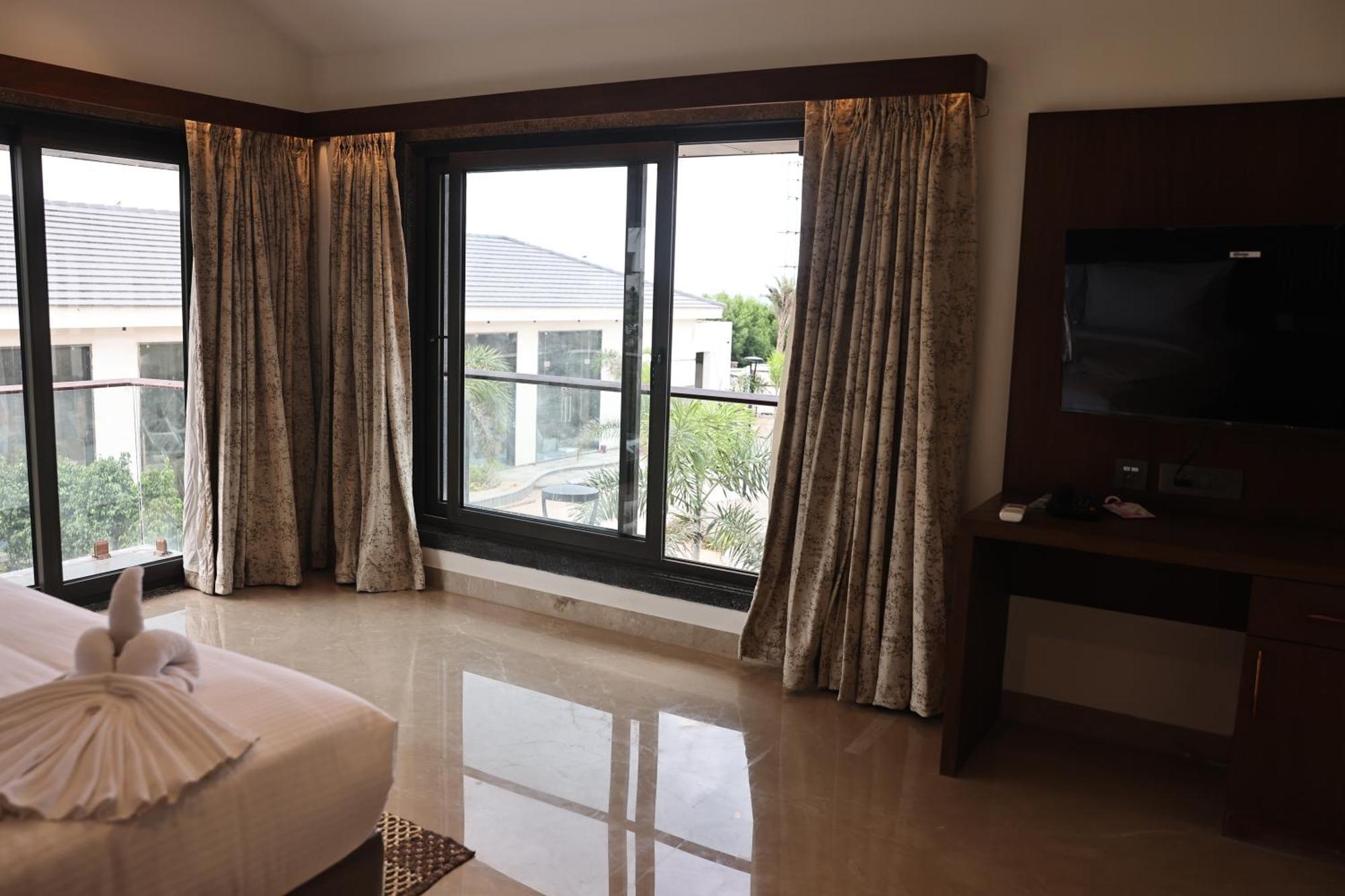 Mstays Ecr By Mirabilis Hotel