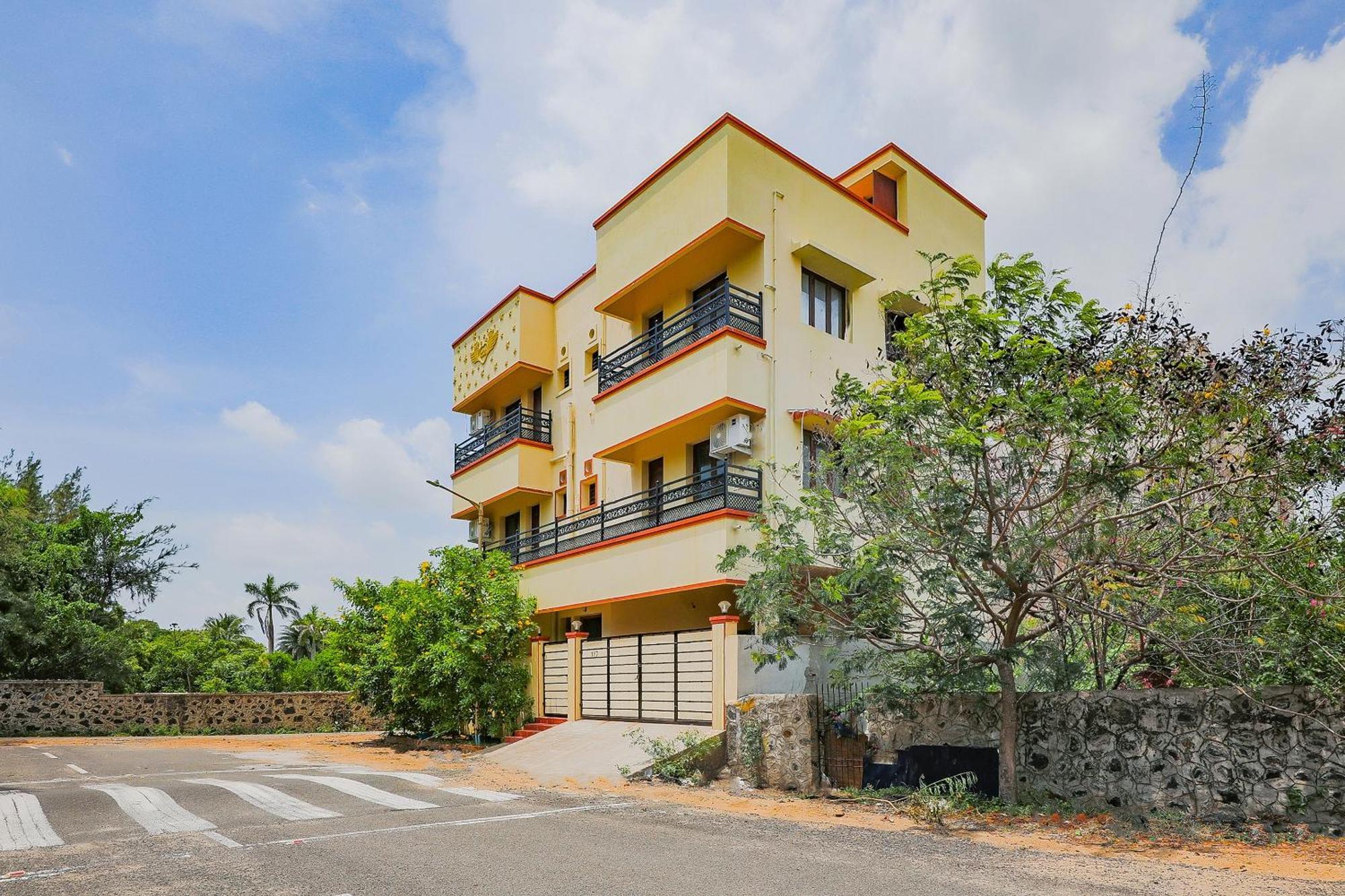 O Vibrant Near Uthandi Guest house