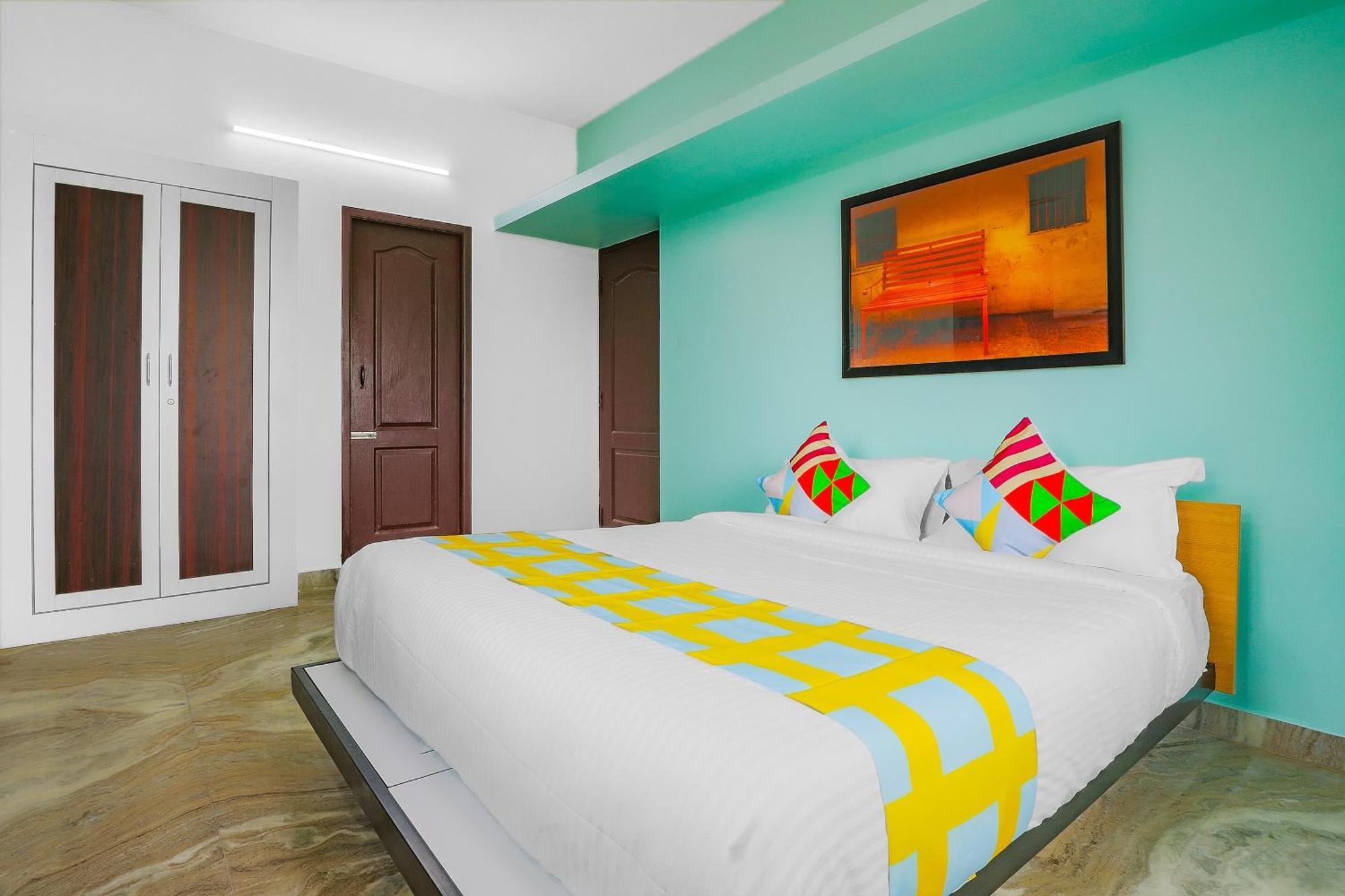 O Vibrant Near Uthandi Guest house