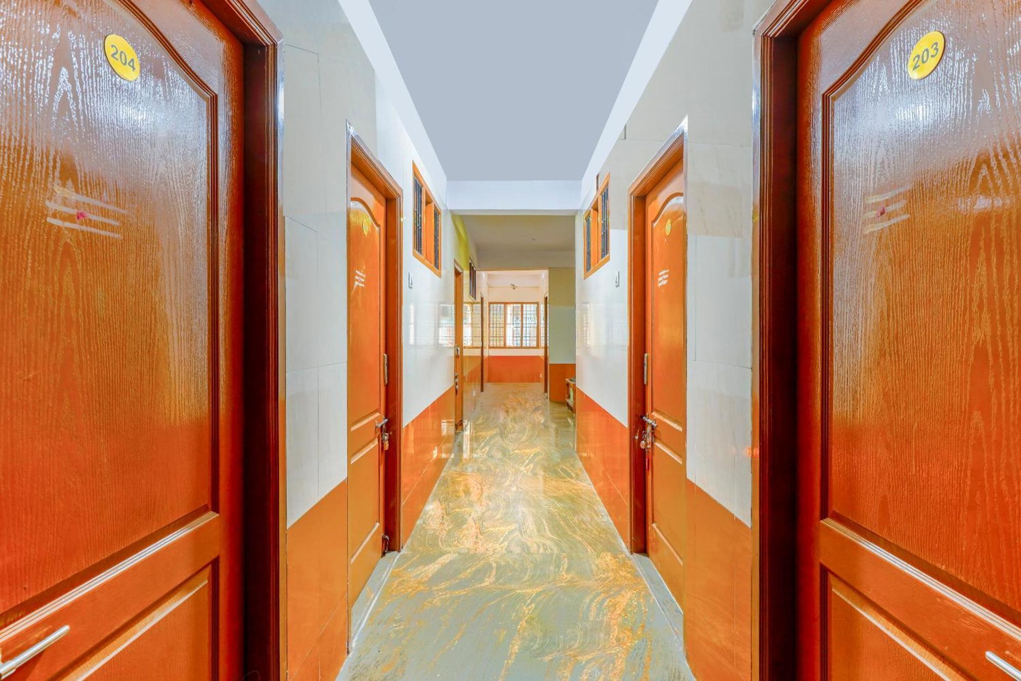 Hotel Spot On Grand Residency Near Marina