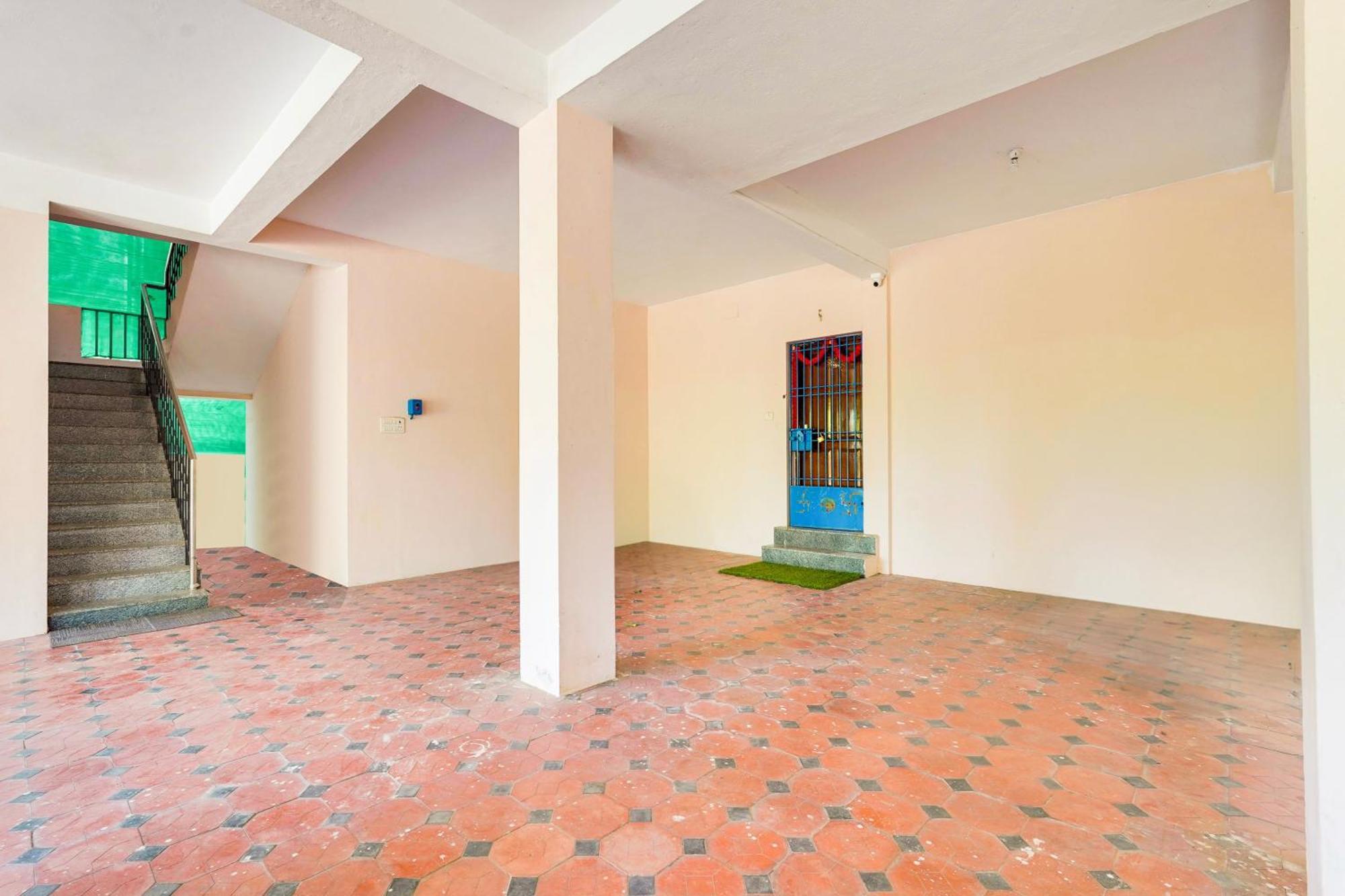 Oyo Park Residency *