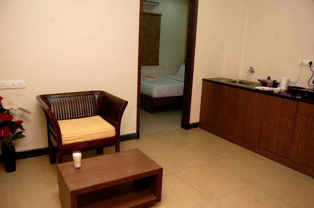 Orange Inn, Manapakkam