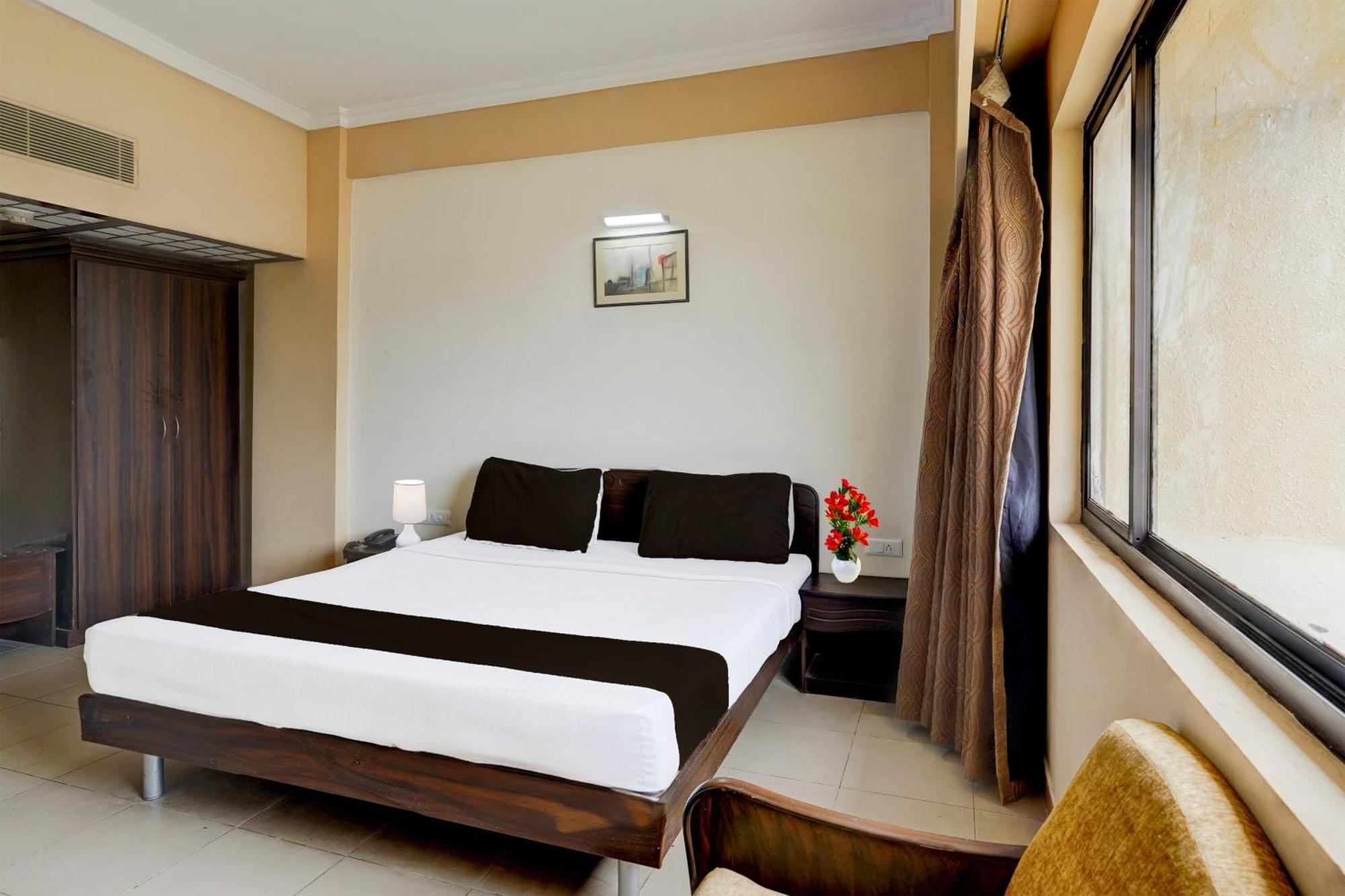 Hotel Super Townhouse Koyambedu 4*