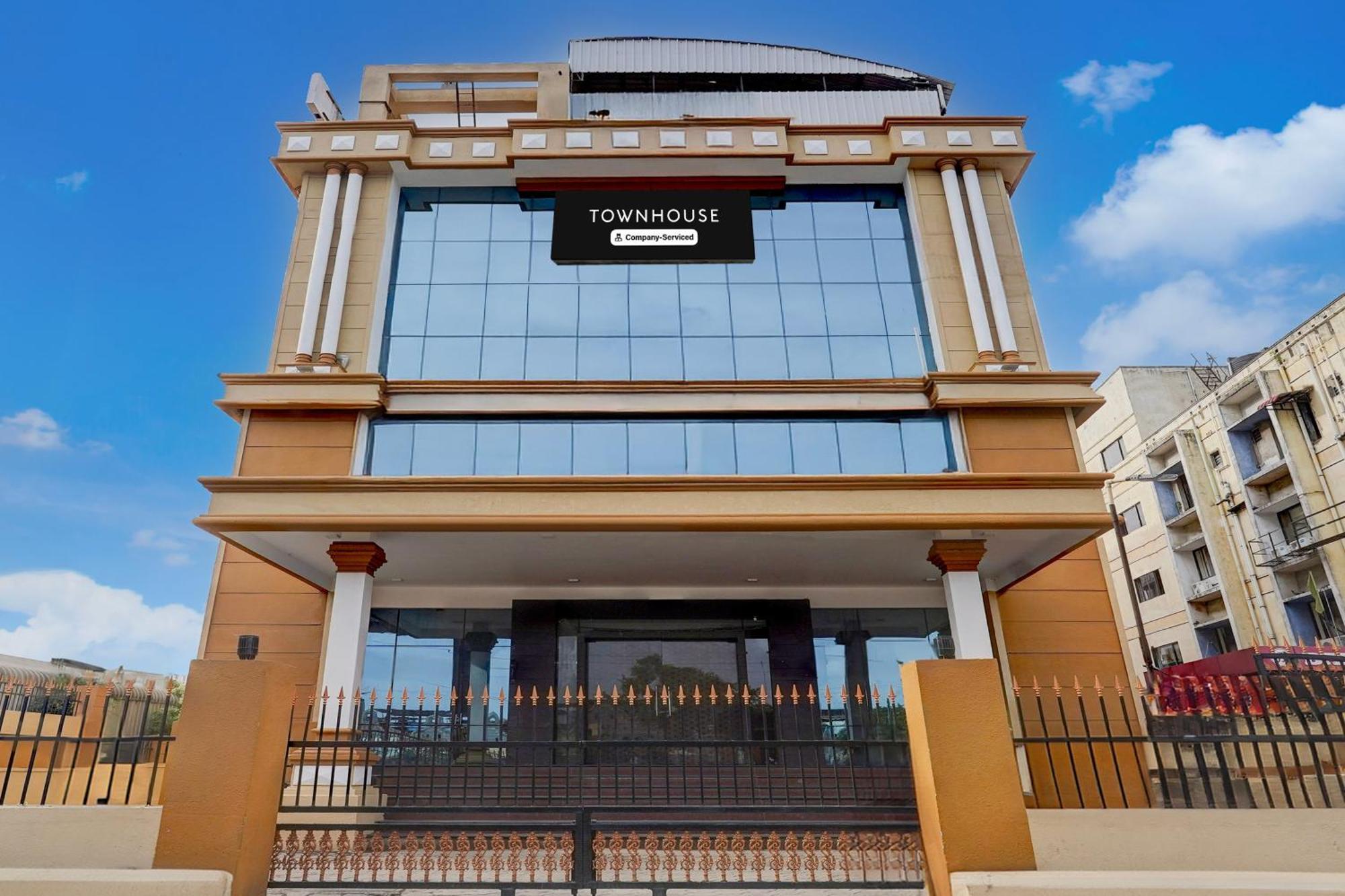 Super Townhouse Koyambedu