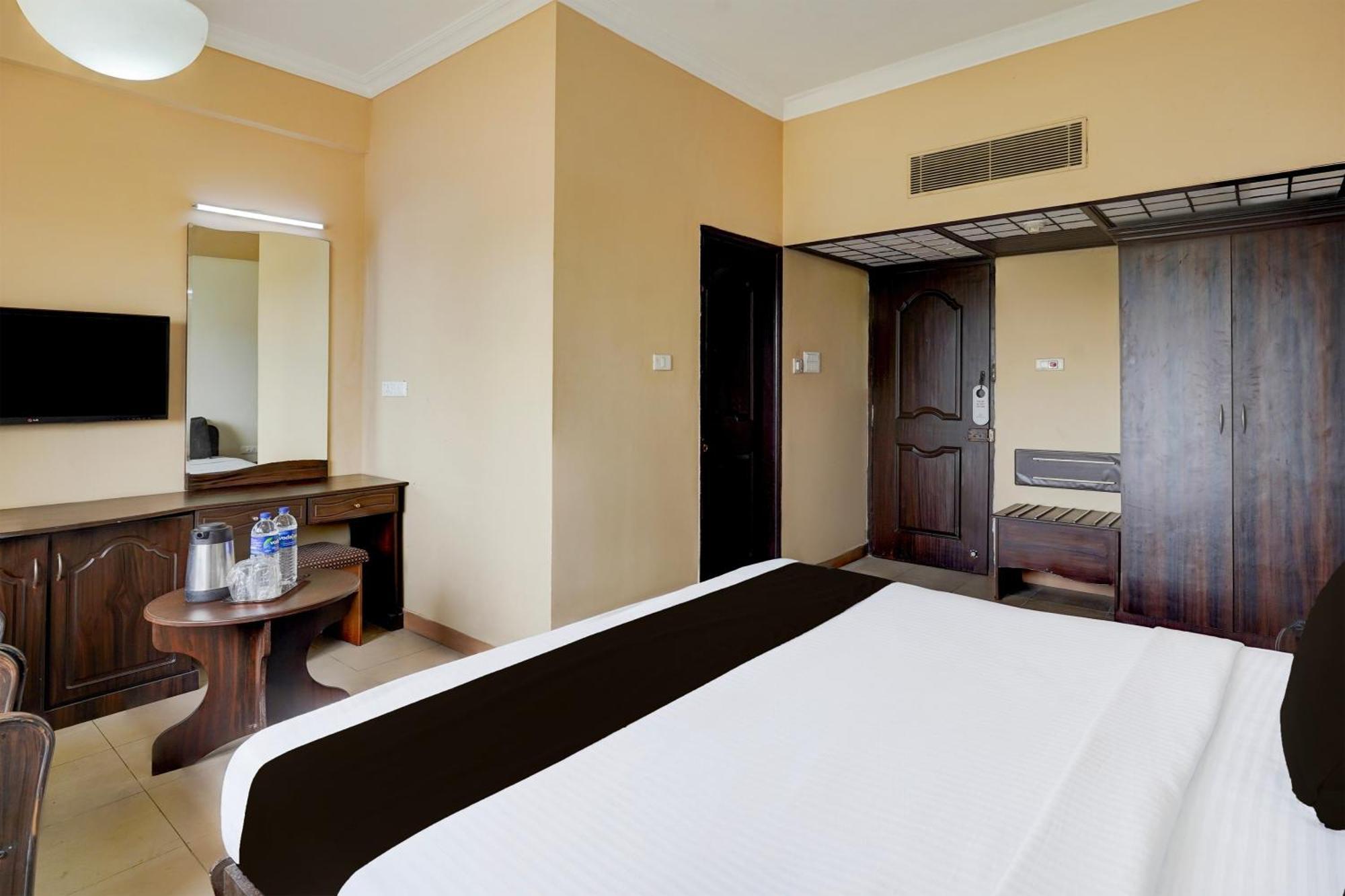 Hotel Super Townhouse Koyambedu 4*