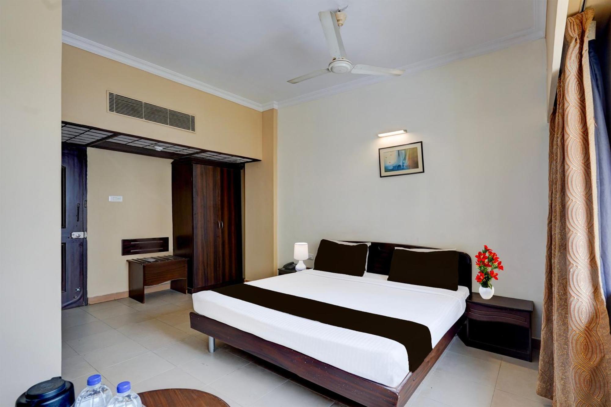 Hotel Super Townhouse Koyambedu 4*