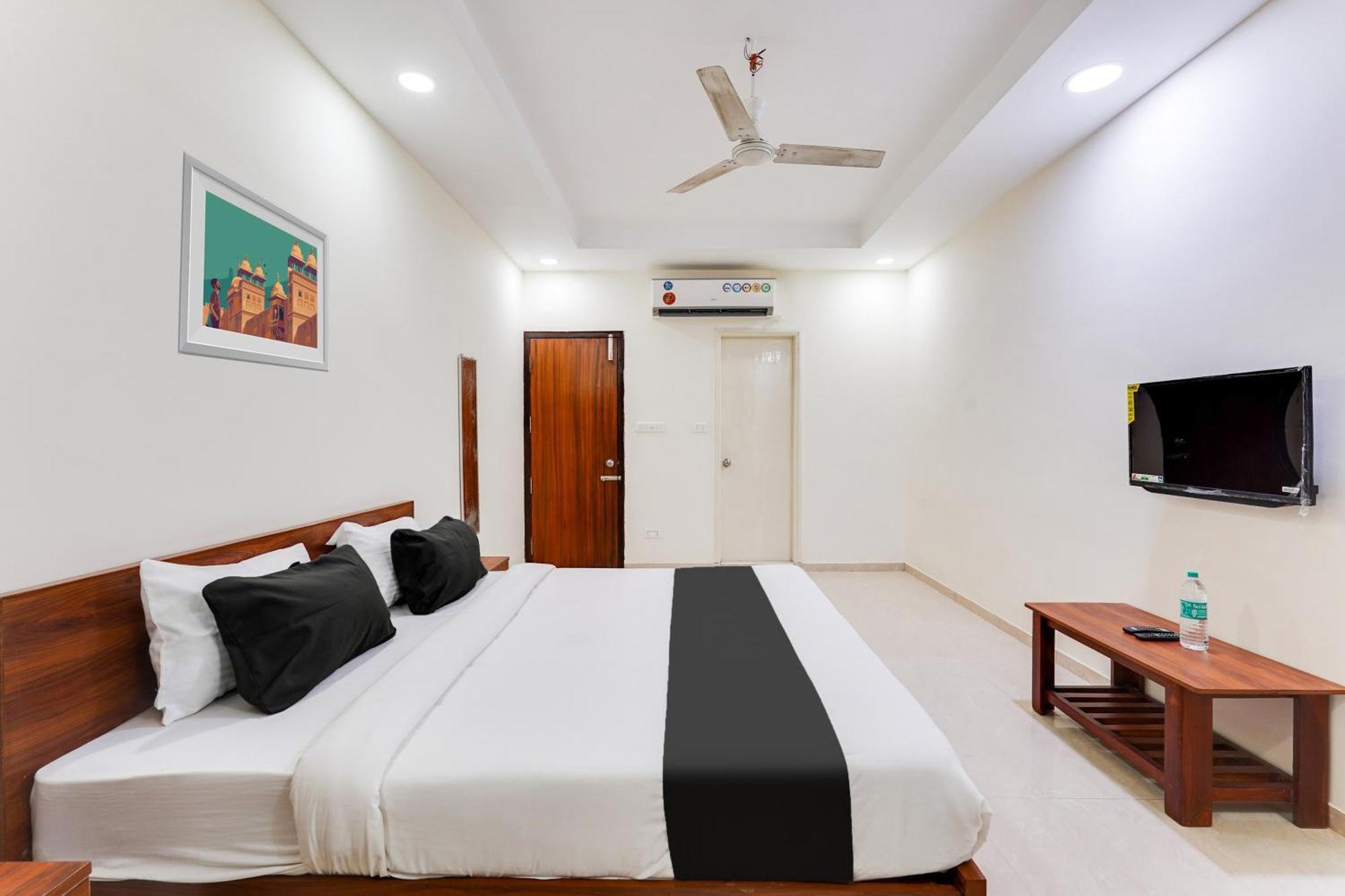 Hotel O Elite Near Loyola College 4*