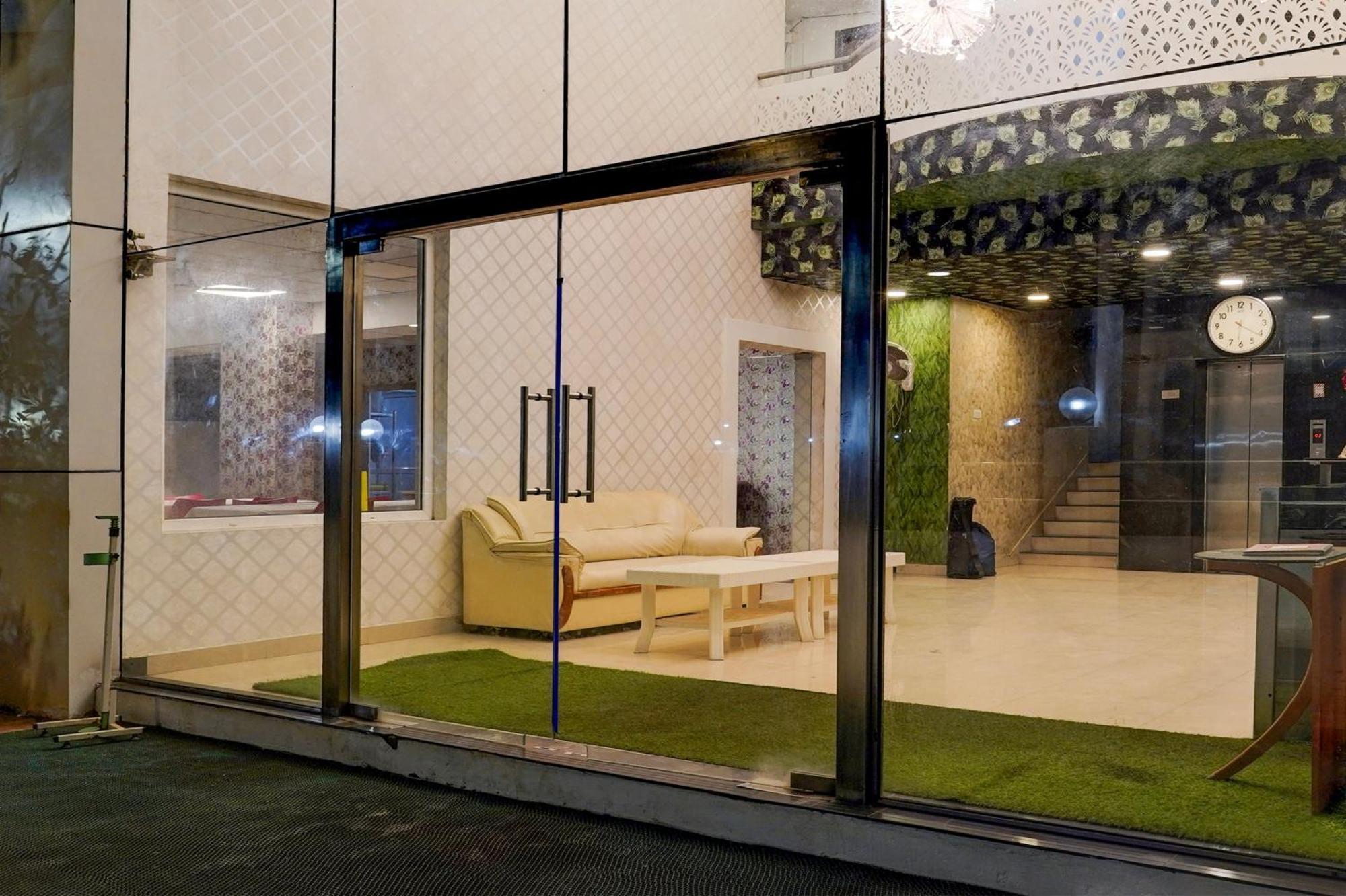 Super Townhouse Medavakkam Near Jayachandran Hotel 3*