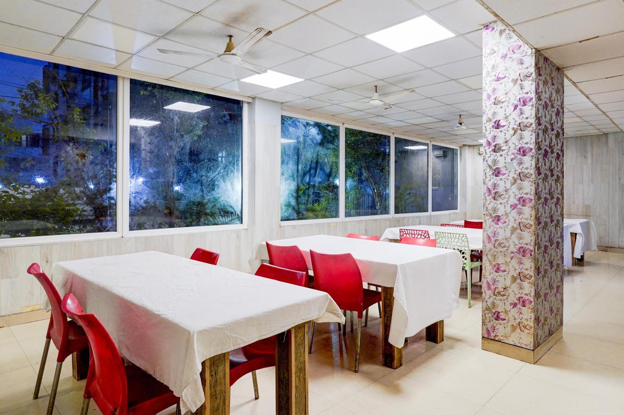 Super Townhouse Medavakkam Near Jayachandran 3*