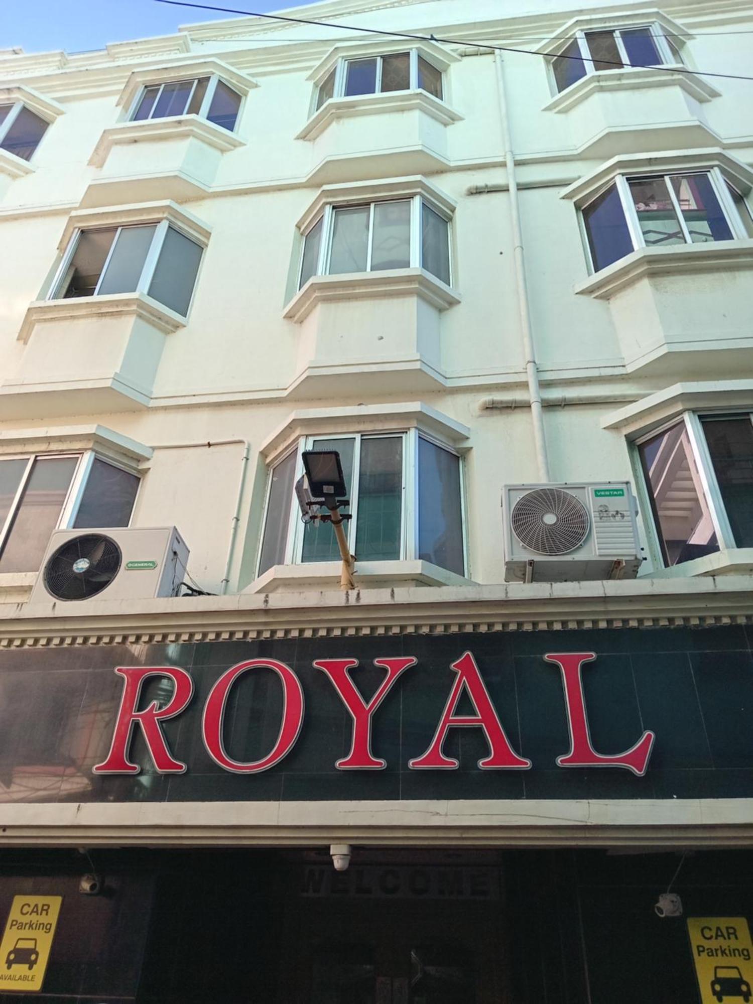 Capsule hotel Royal