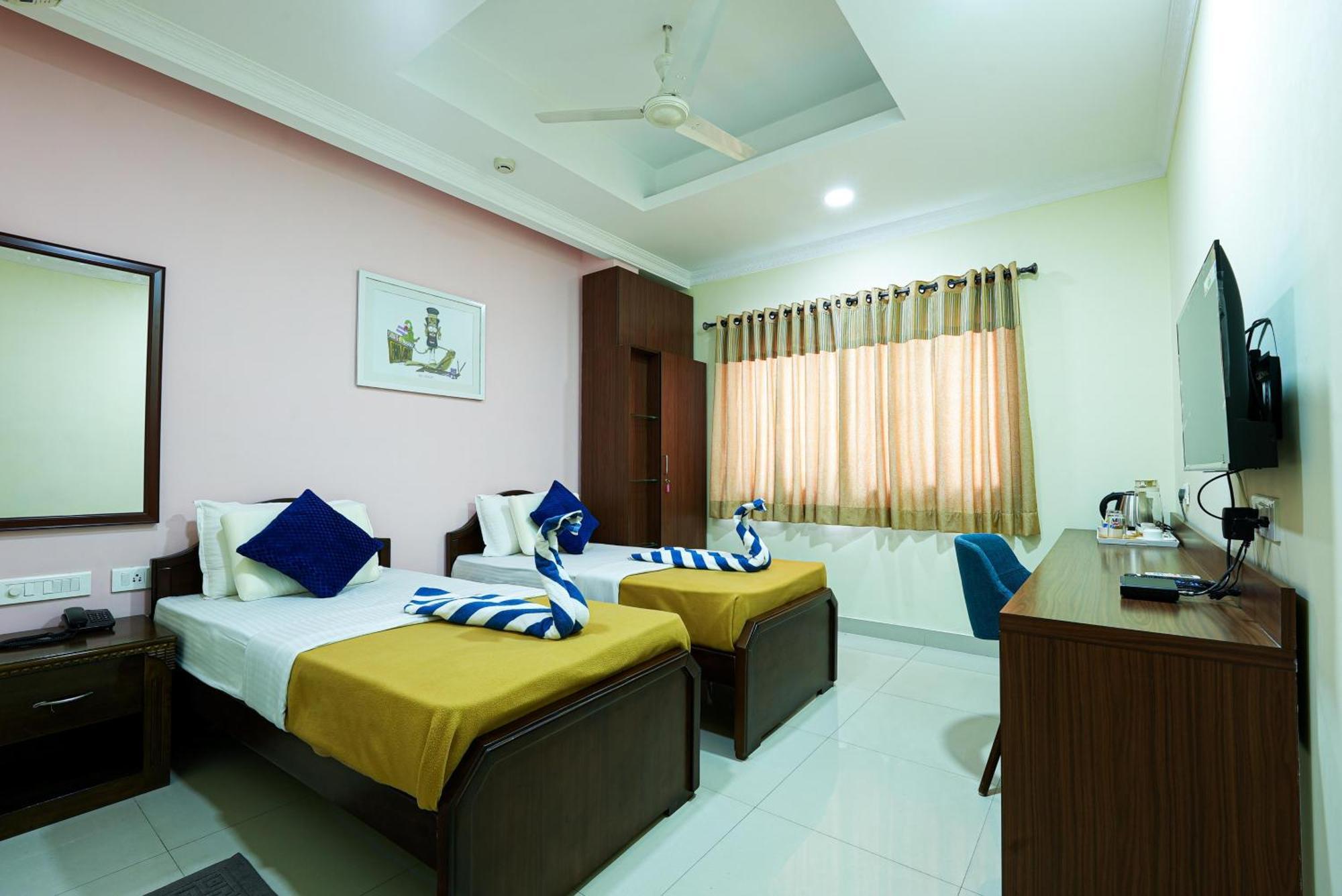 - Alwarpet 3* Chennai