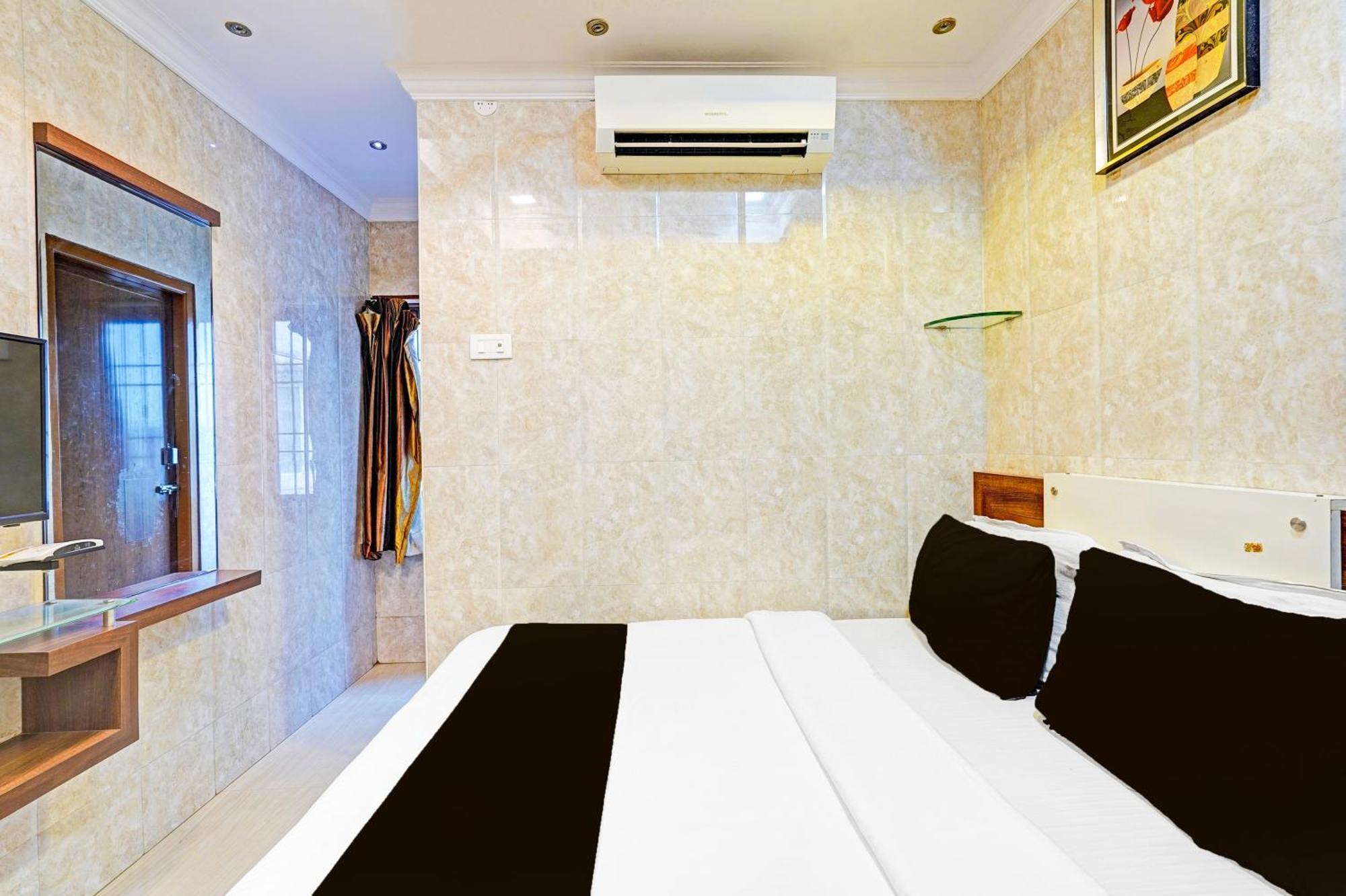 Oyo The Park Royal 3*