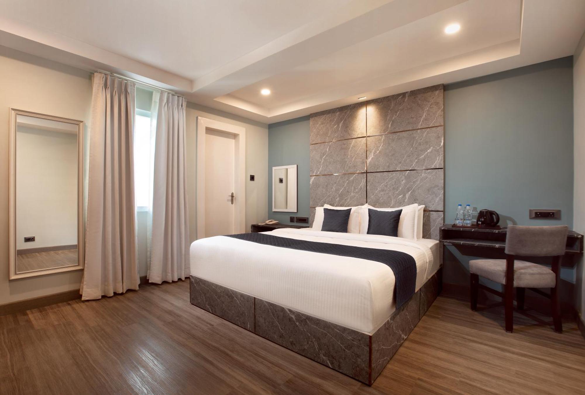 Hotel 44 Oasis 4*