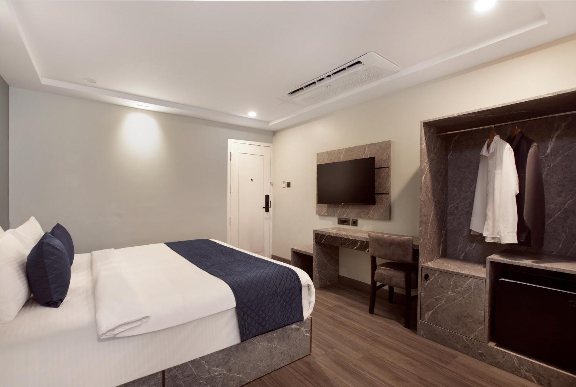 Hotel 44 Oasis Chennai