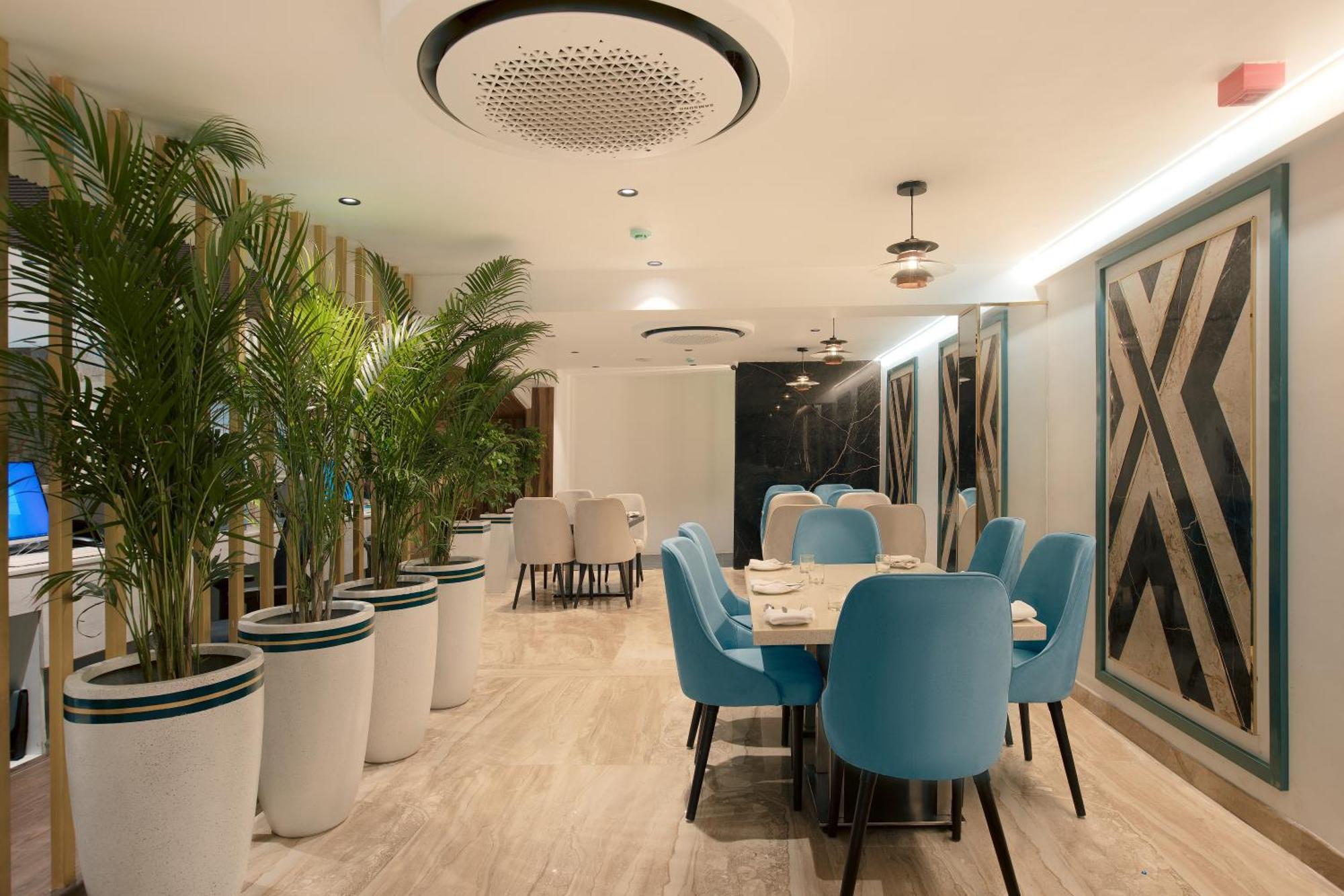 Hotel 44 Oasis 4*