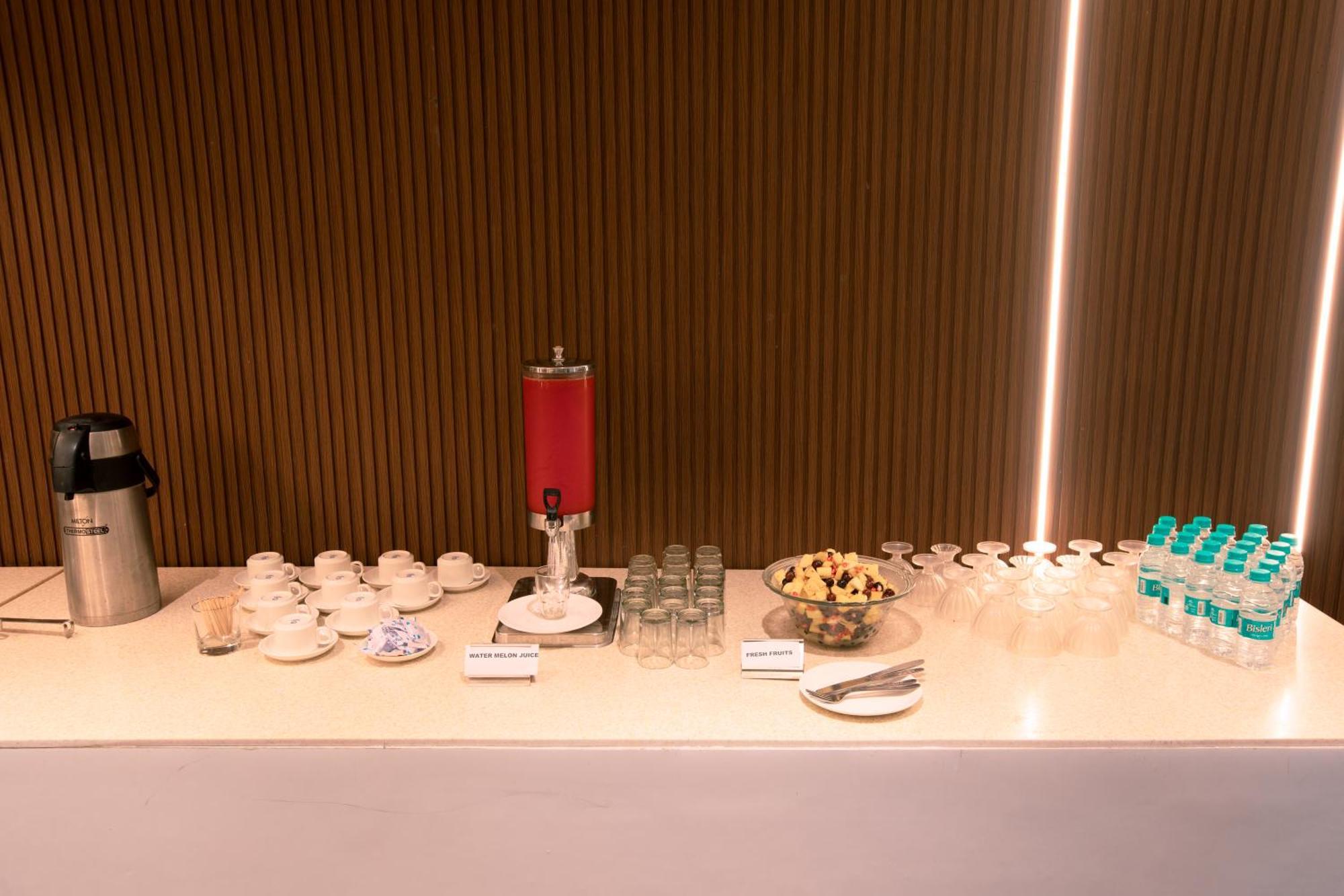44 Oasis Hotel 4*