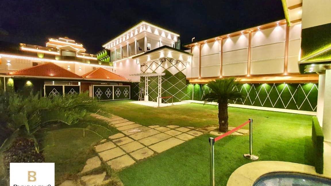 B8 Hotel 4*