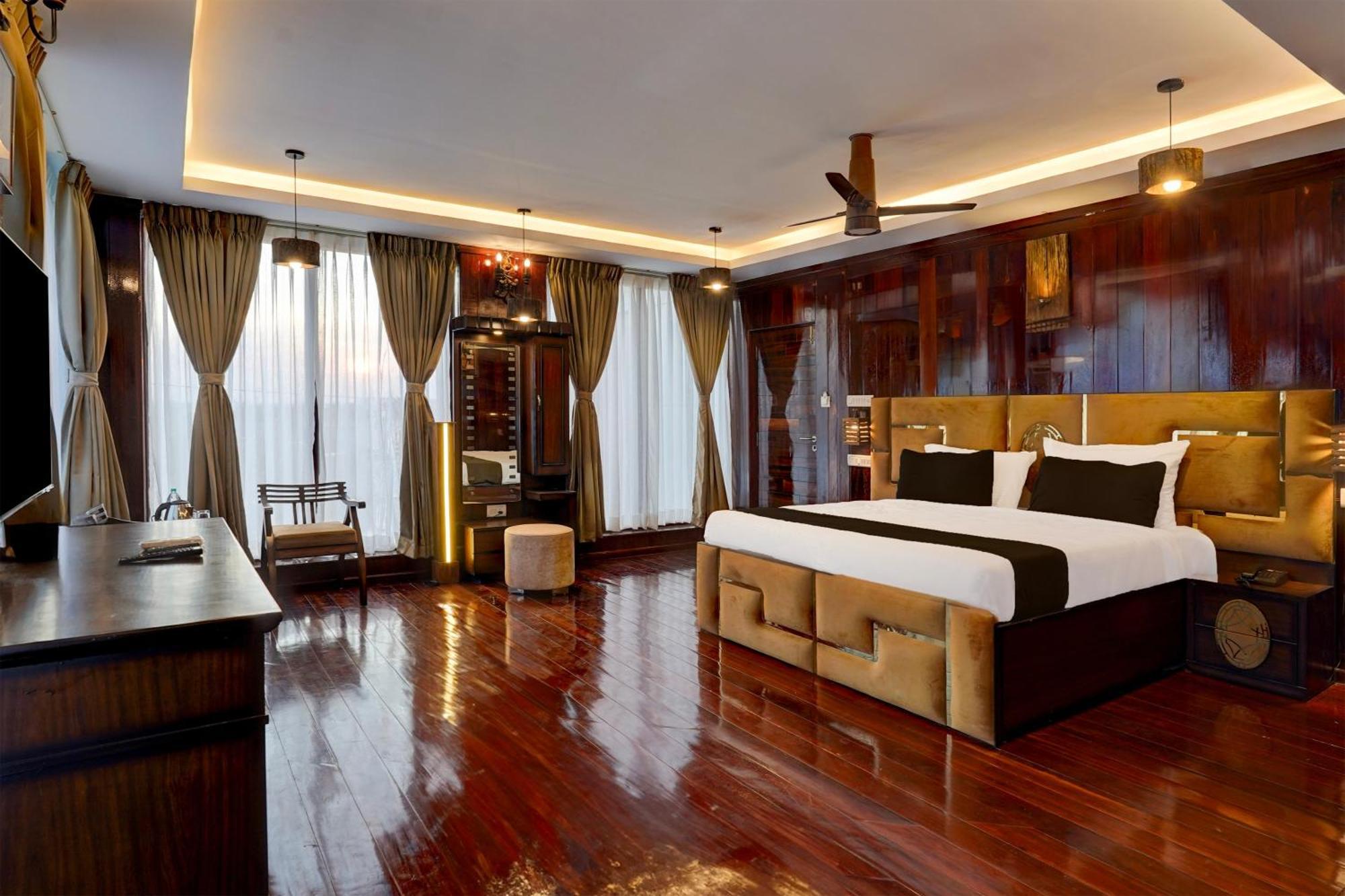 Super Townhouse Nk Vivanta Luxury Hotel