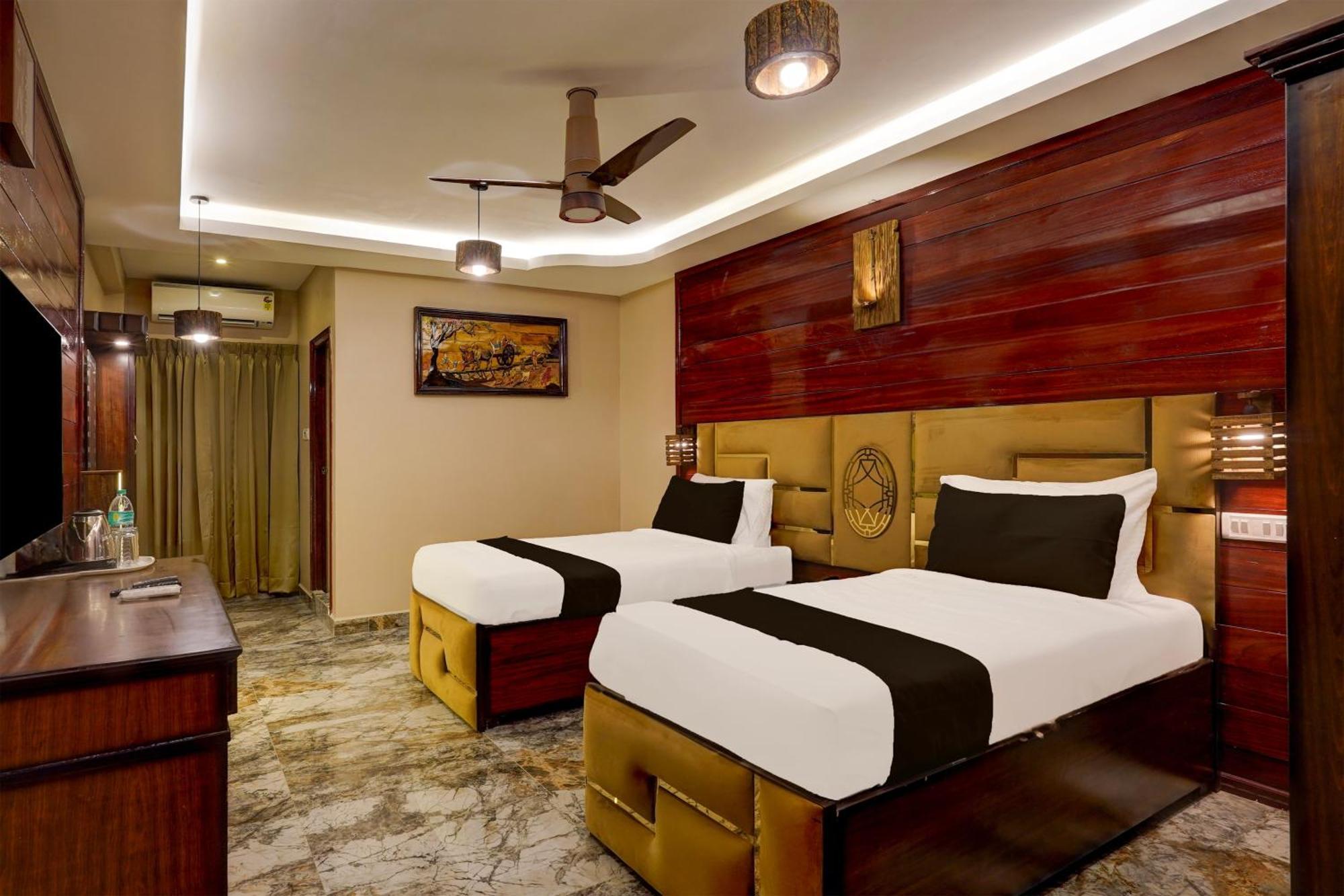 Super Townhouse Nk Vivanta Luxury Hotel 4*