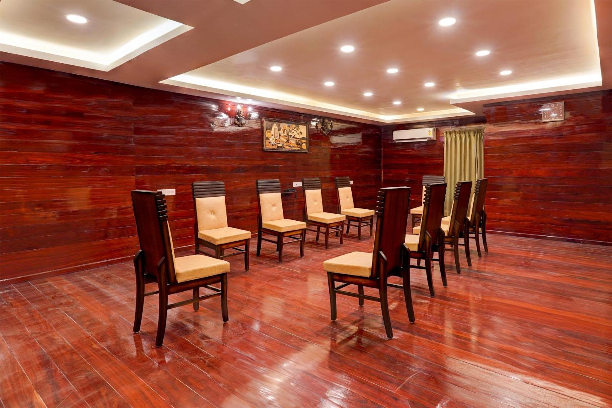 Super Townhouse Nk Vivanta Luxury 4*