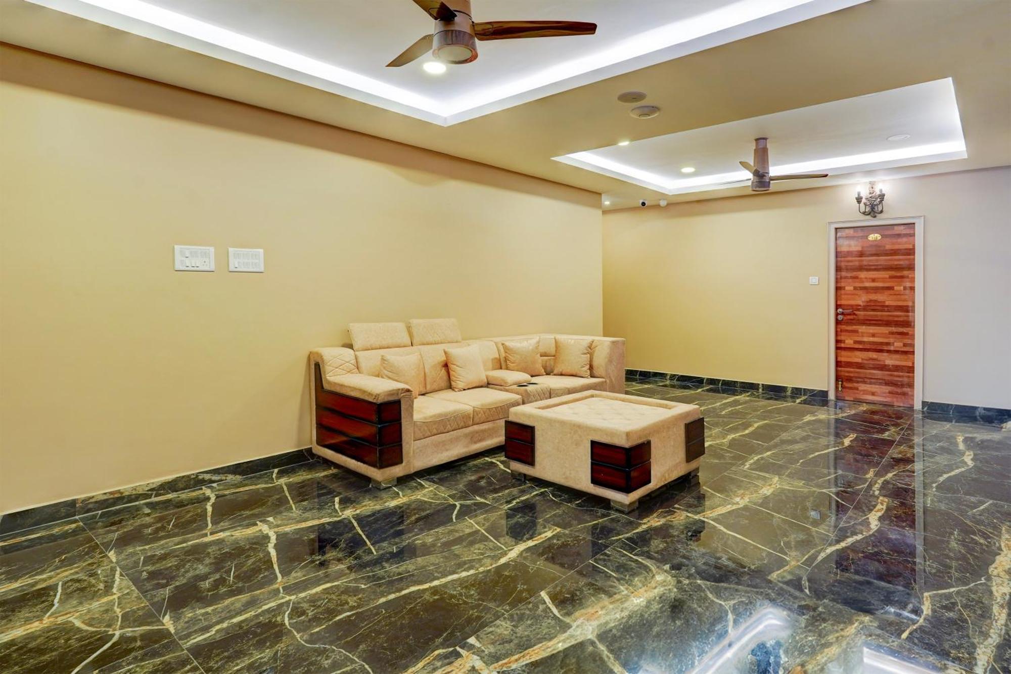 Super Townhouse Nk Vivanta Luxury Hotel