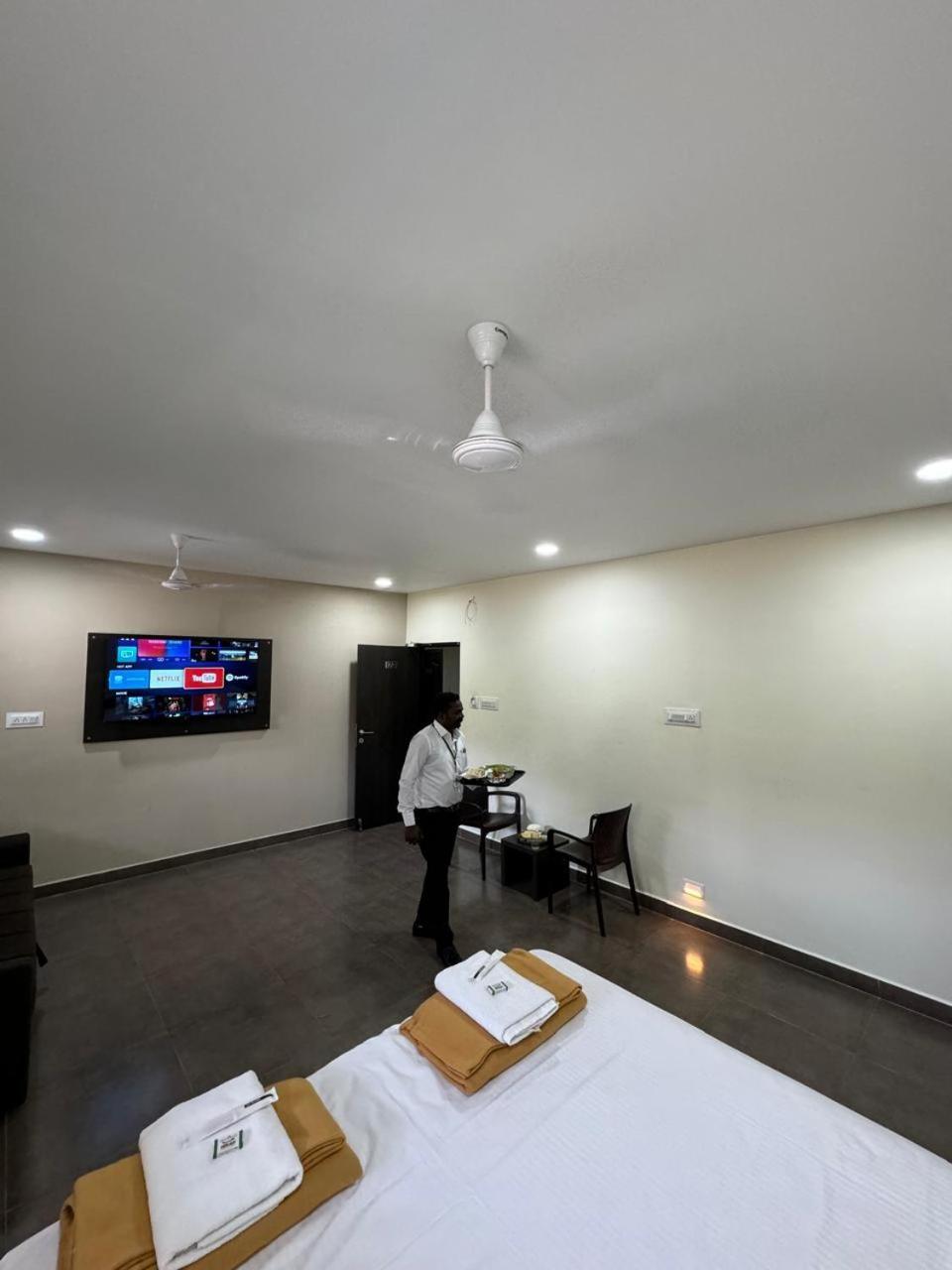 Hotel Sangeetha Business