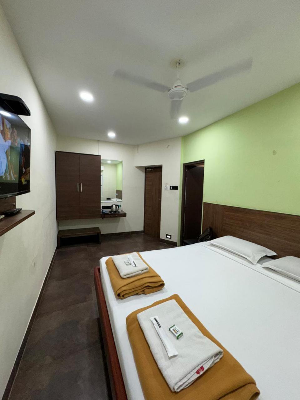 Sangeetha Business 3*