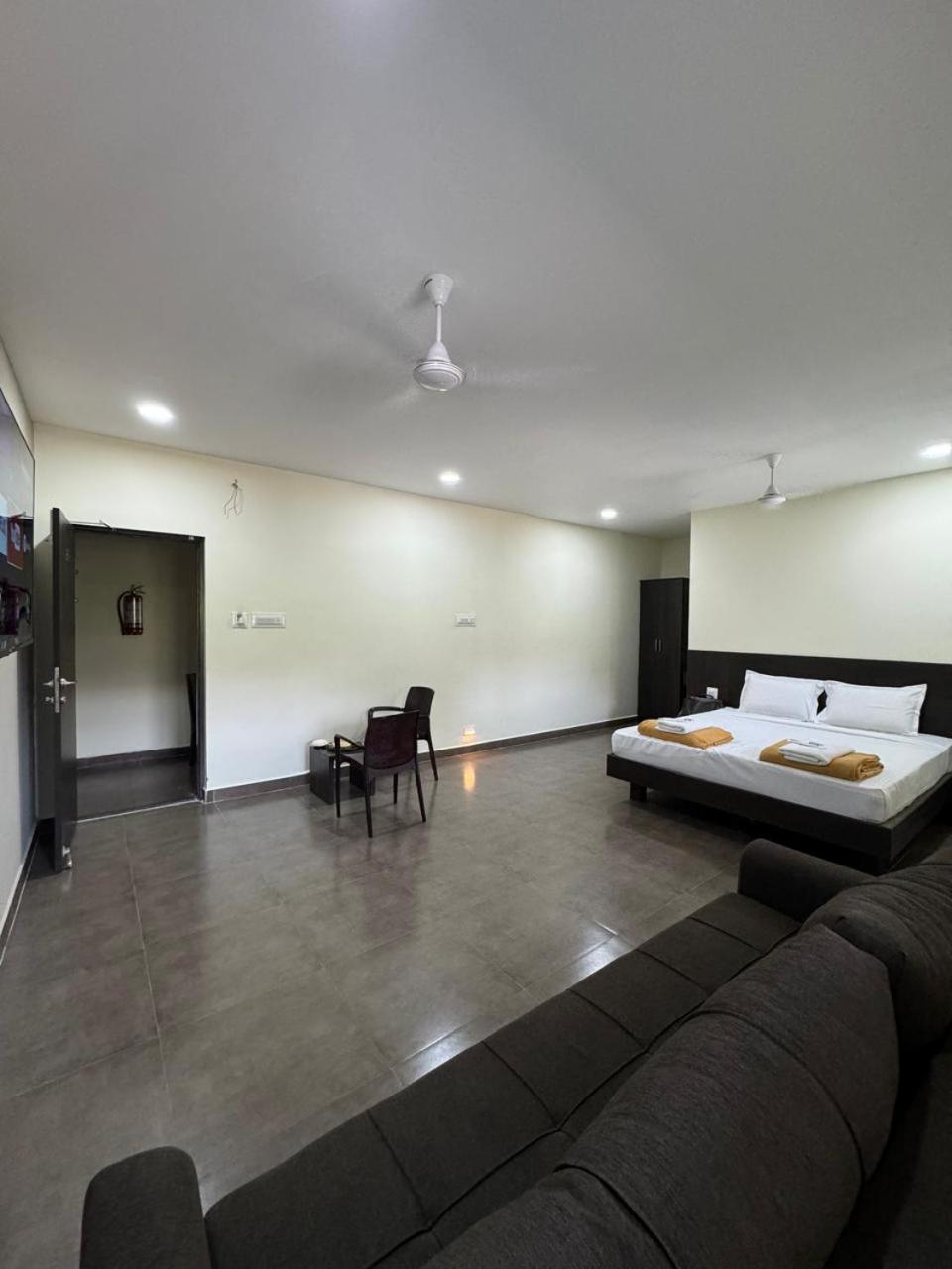 Sangeetha Business 3*