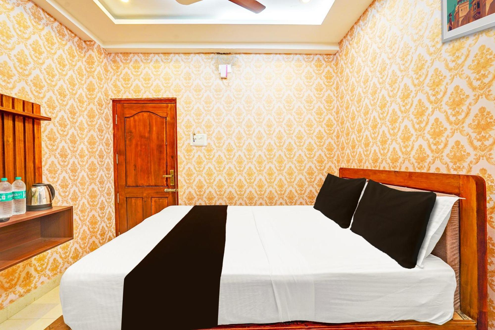 Hotel O Eswar Residency 4*