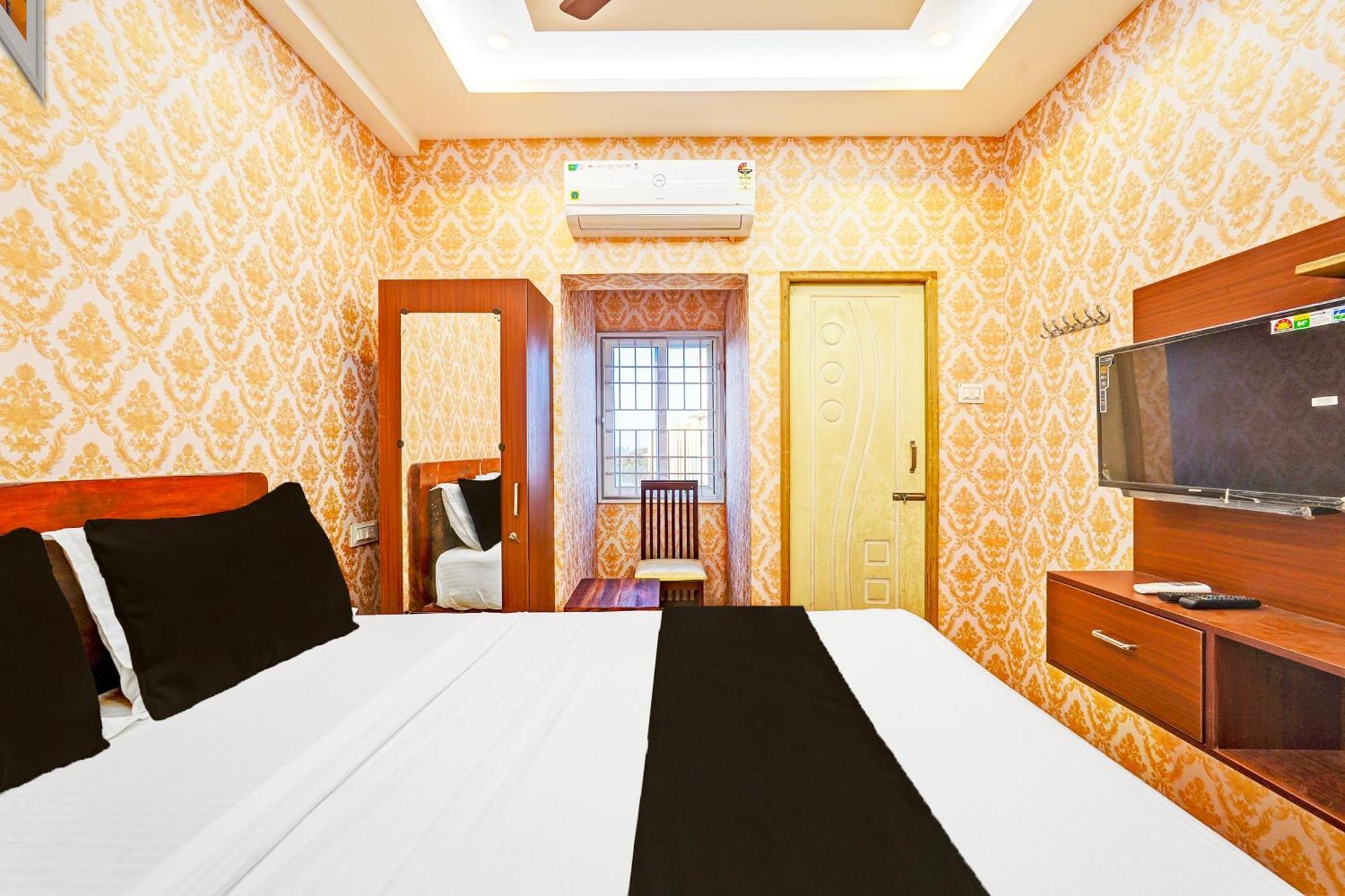 Hotel O Eswar Residency