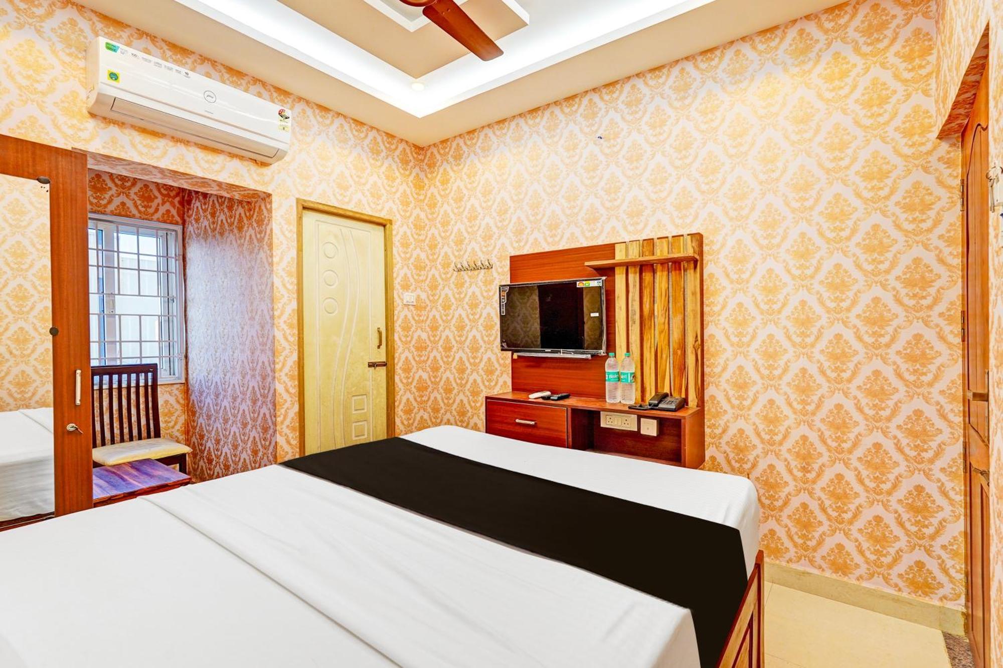 Hotel O Eswar Residency