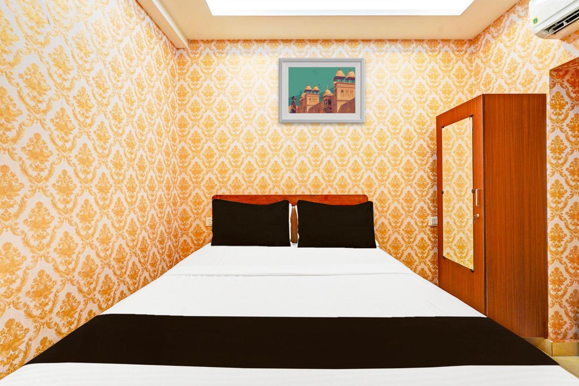O Eswar Residency Hotel 4*