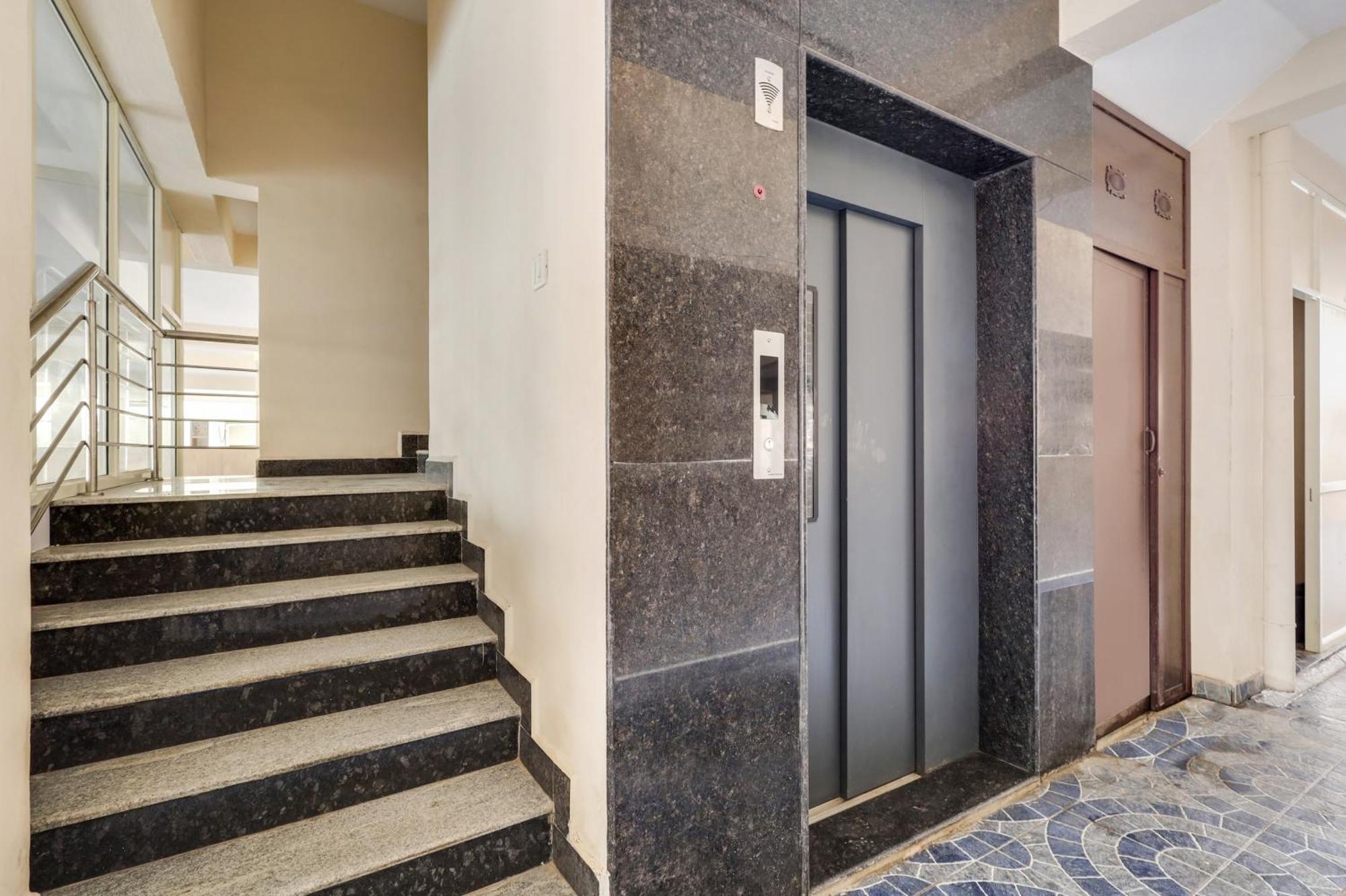 Hotel O K V R Residency - Elite 3*