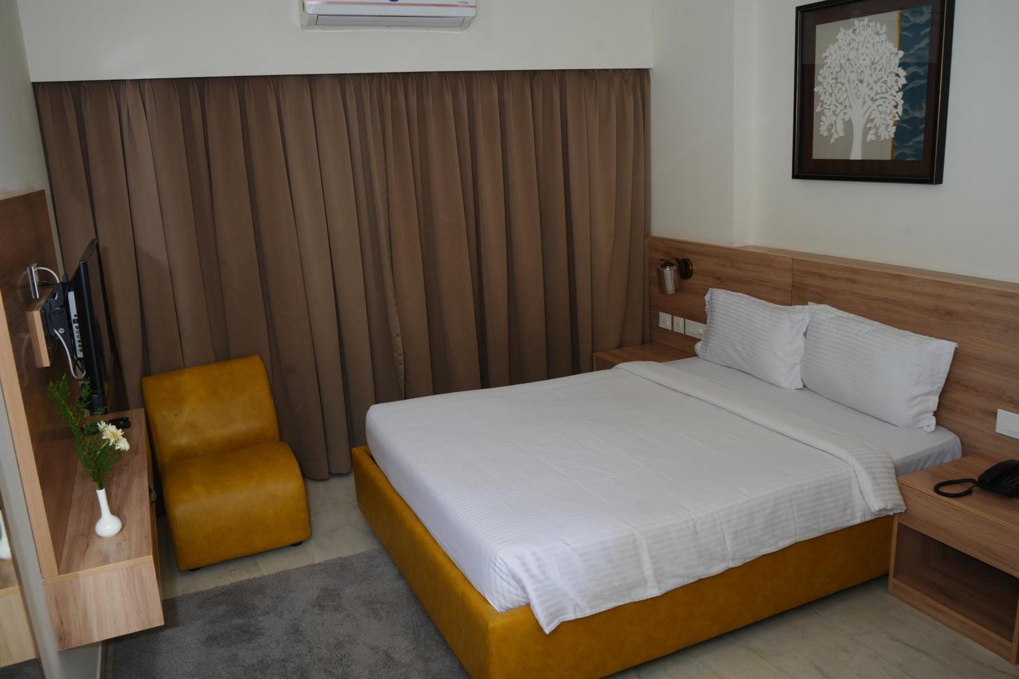 Royal Paris 3* Chennai