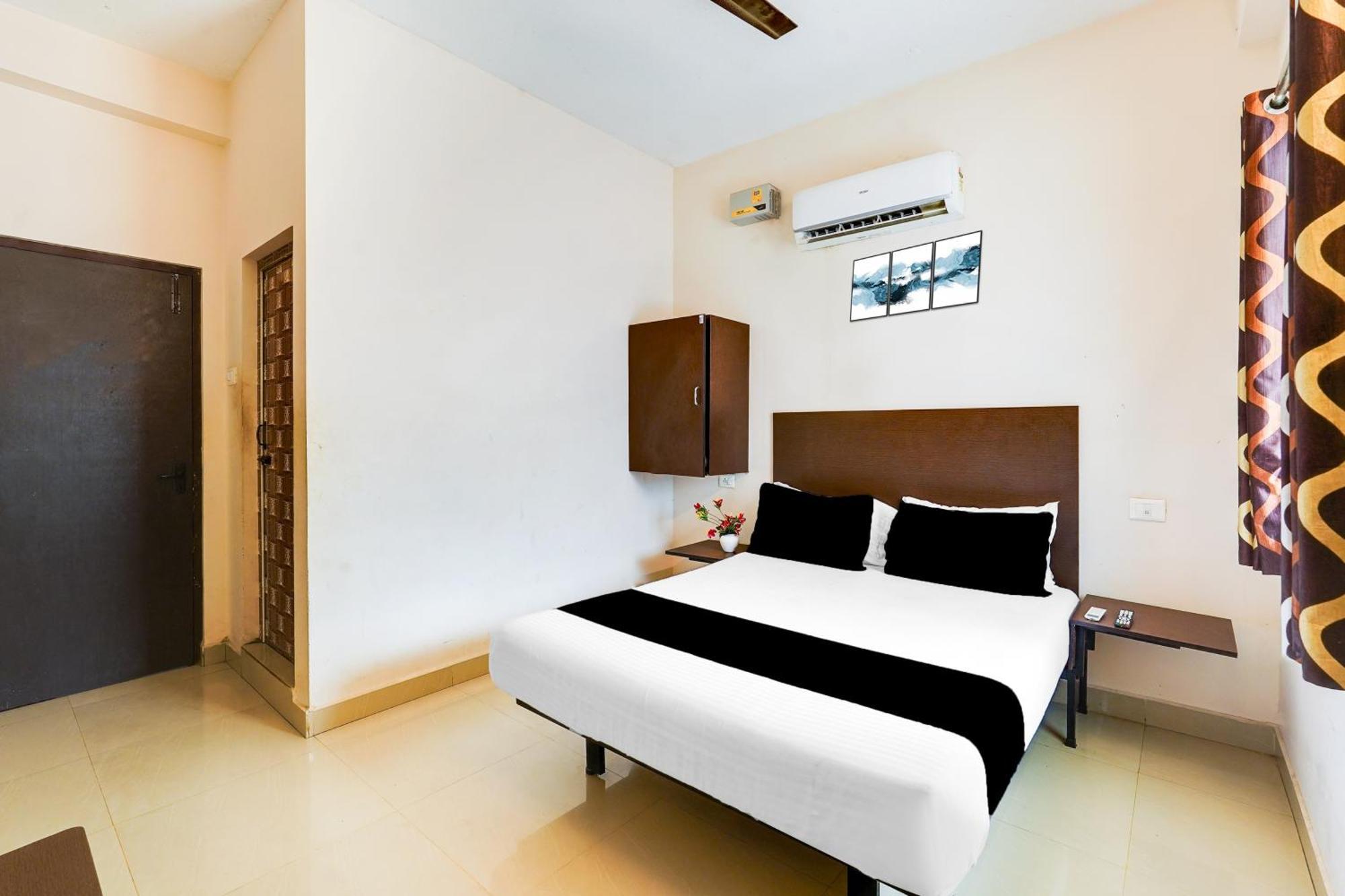 Super O Rathinapuram Near Airport Hotel